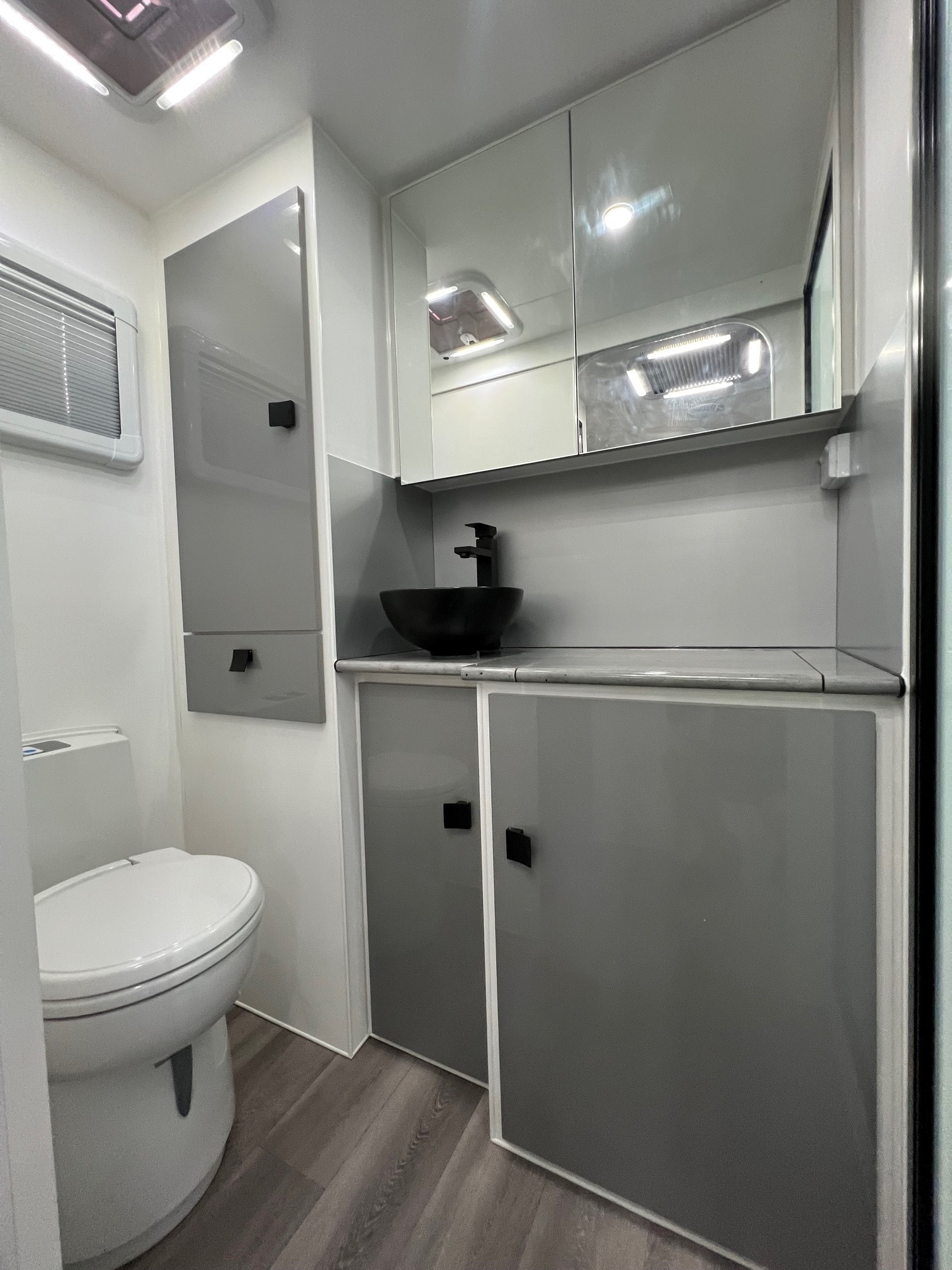 2023 New Design Expedition XL 19ft8 Offroad Caravan With Black Pack