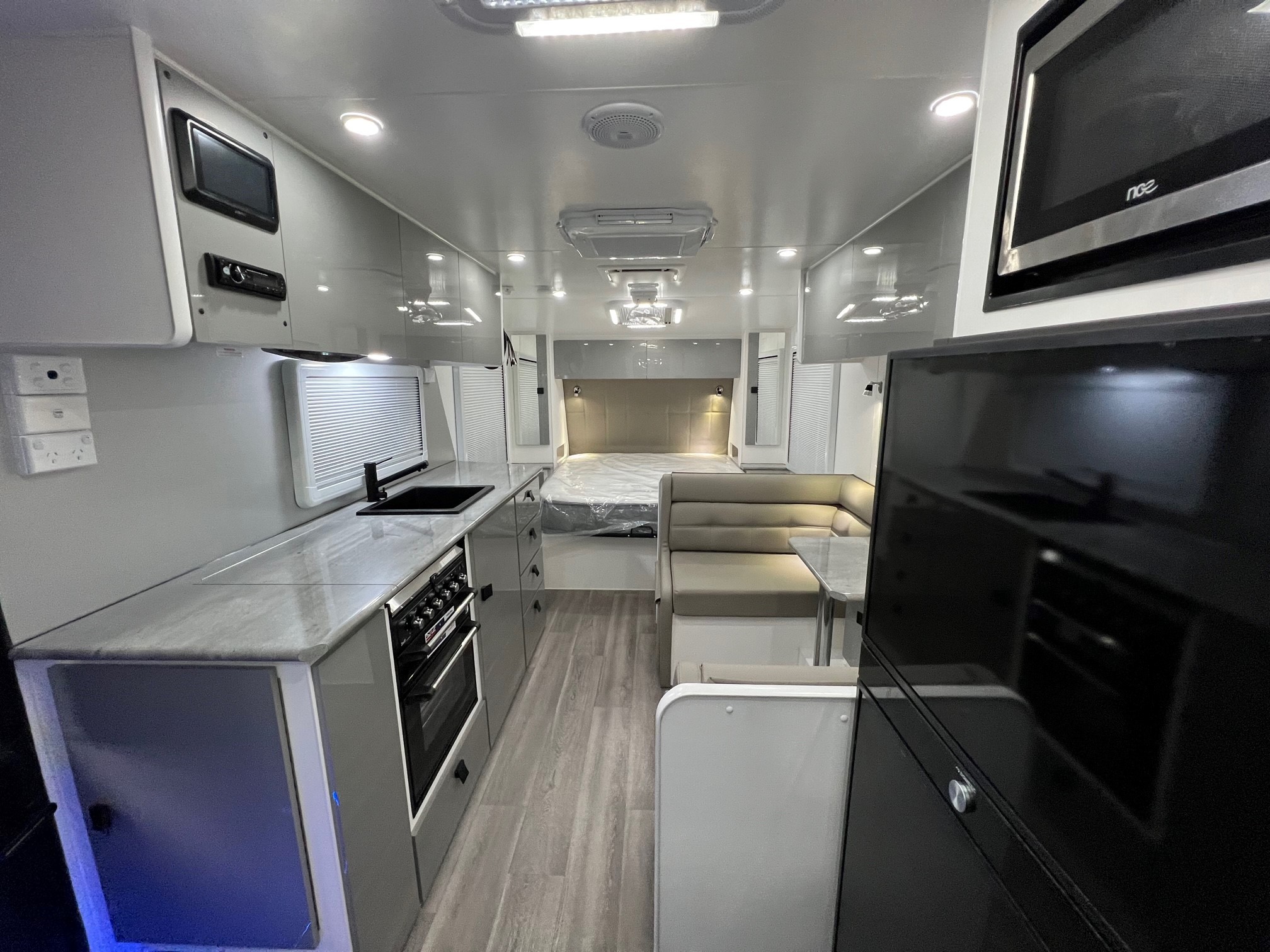 2023 New Design Expedition XL 19ft8 Offroad Caravan With Black Pack