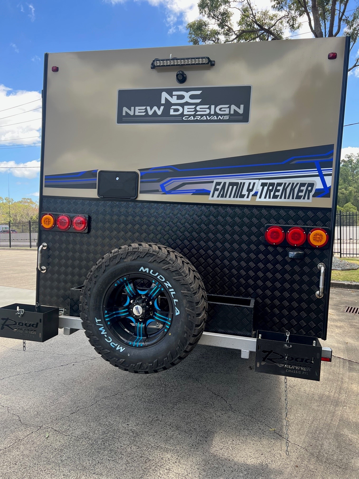 2024 New Design Family Trekker 21ft6 Triple Bunk Offroad