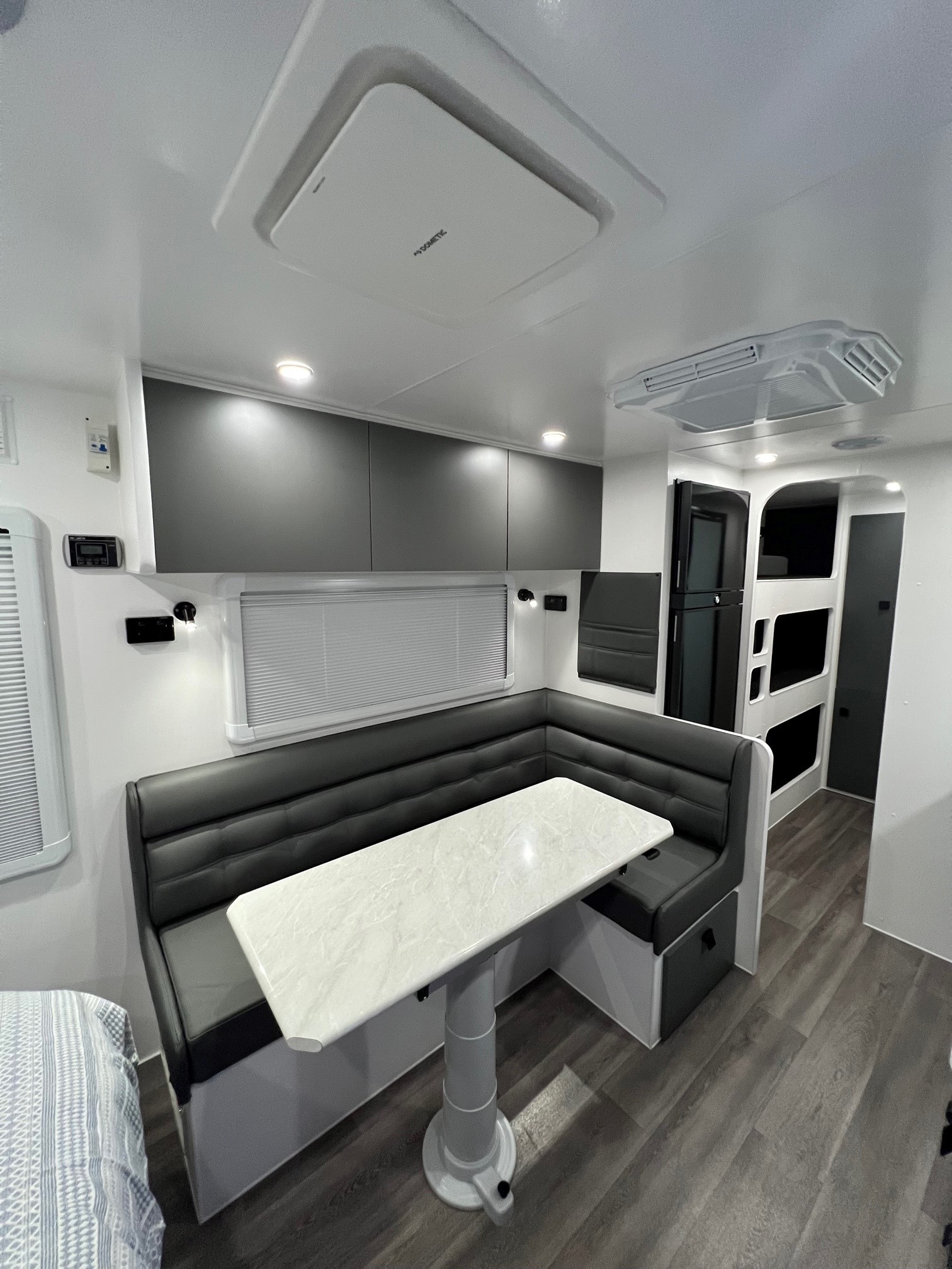 2024 New Design Family Trekker 21ft6 Triple Bunk Offroad