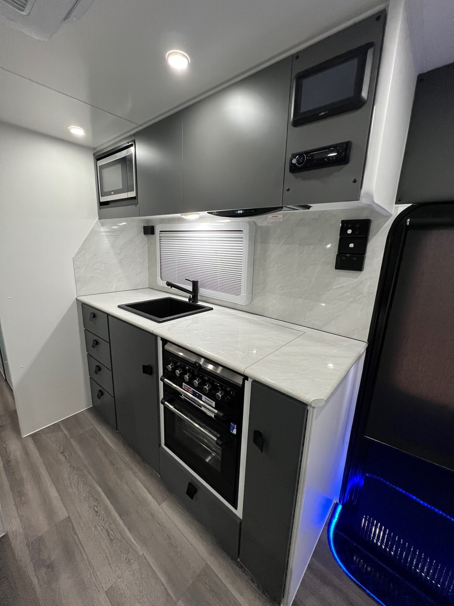 2024 New Design Family Trekker 21ft6 Triple Bunk Offroad