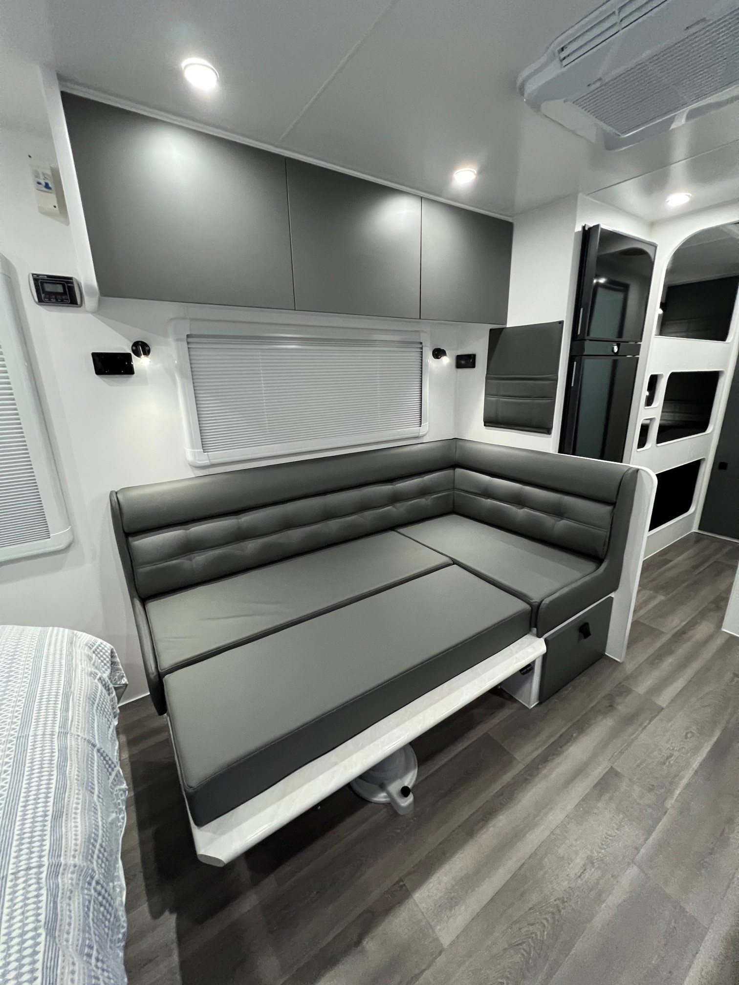 2024 New Design Family Trekker 21ft6 Triple Bunk Offroad