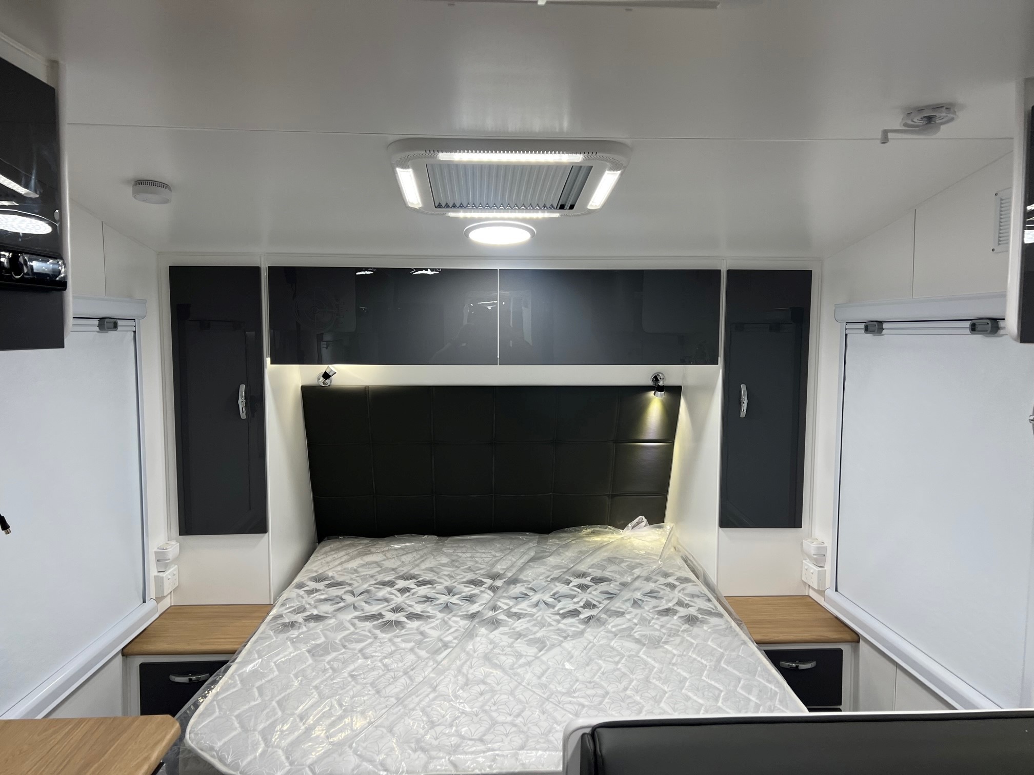 2022 Blue Sky Quartz Rear Door 20ft8 Caravan