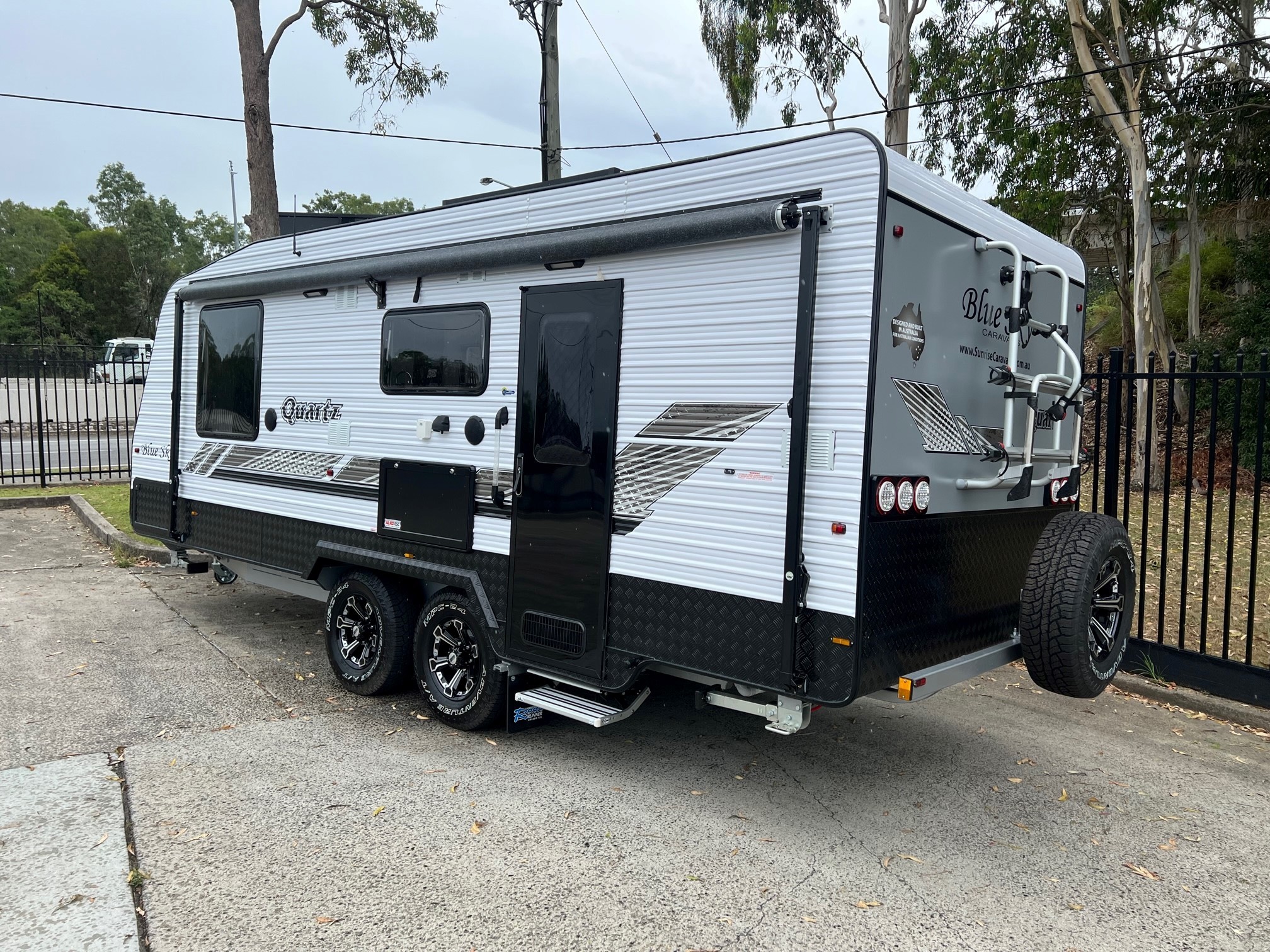 2022 Blue Sky Quartz Rear Door 20ft8 Caravan