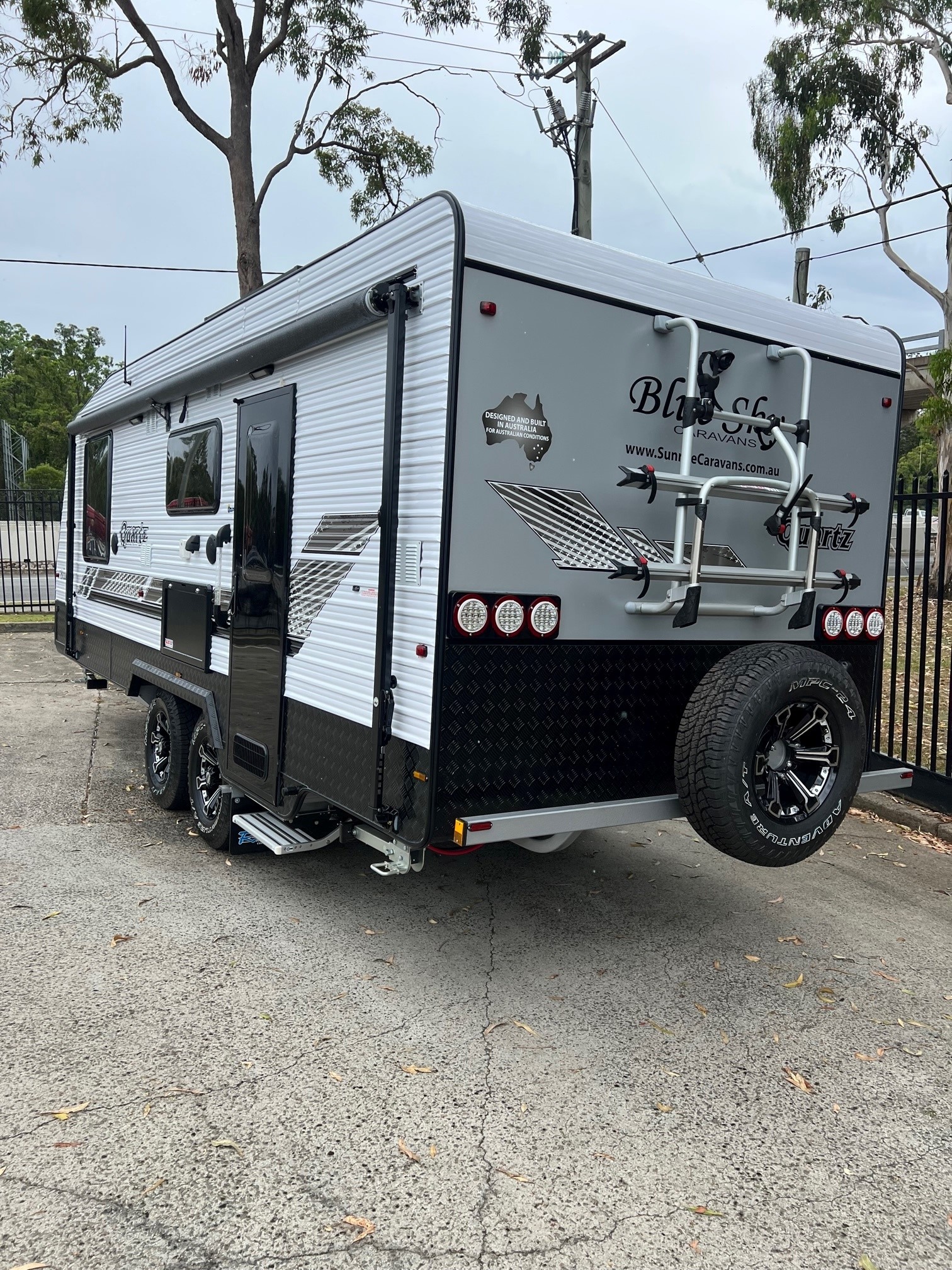 2022 Blue Sky Quartz Rear Door 20ft8 Caravan
