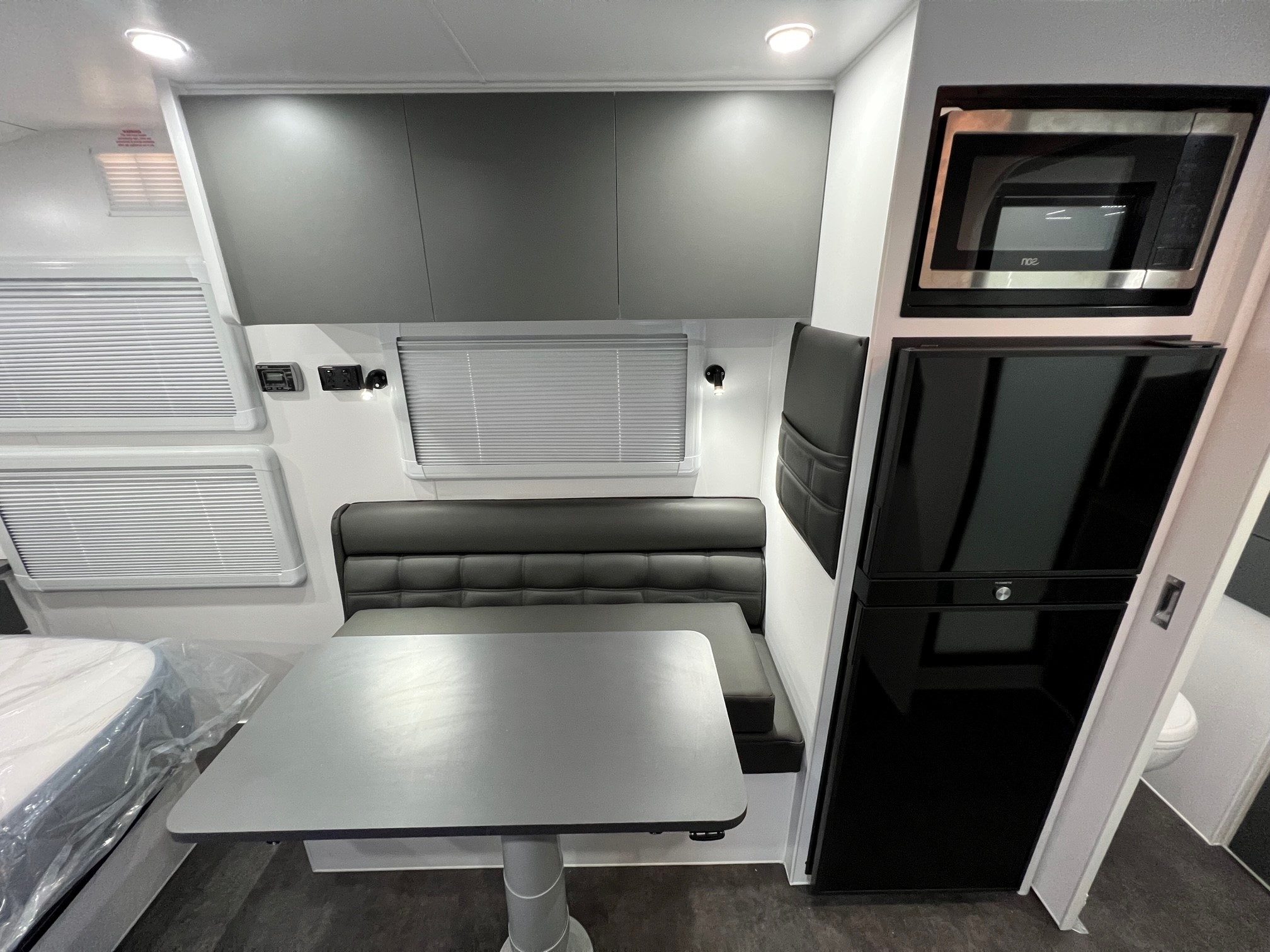 2024 New Design Avalon 17ft New Model