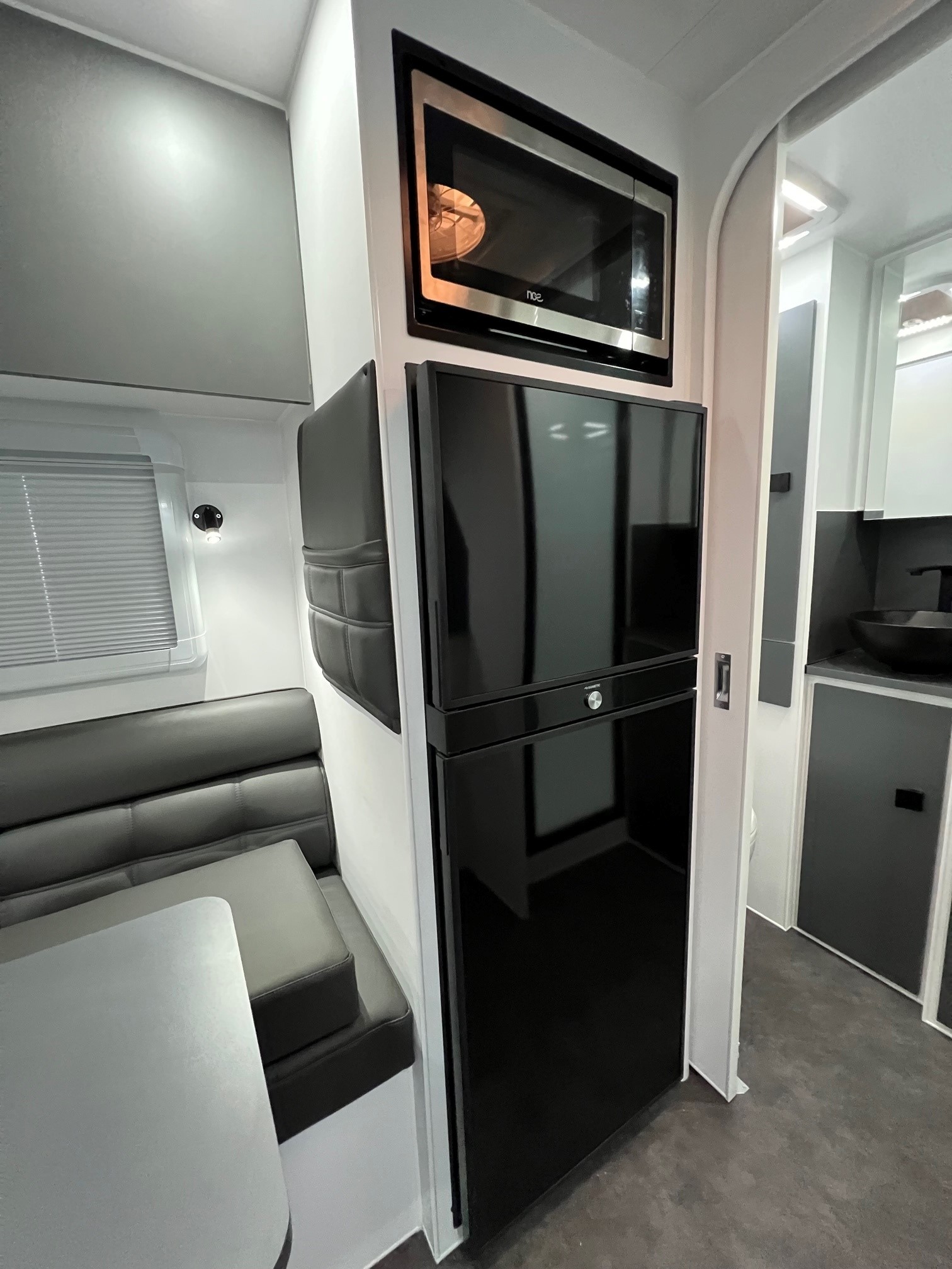 2024 New Design Avalon 17ft New Model