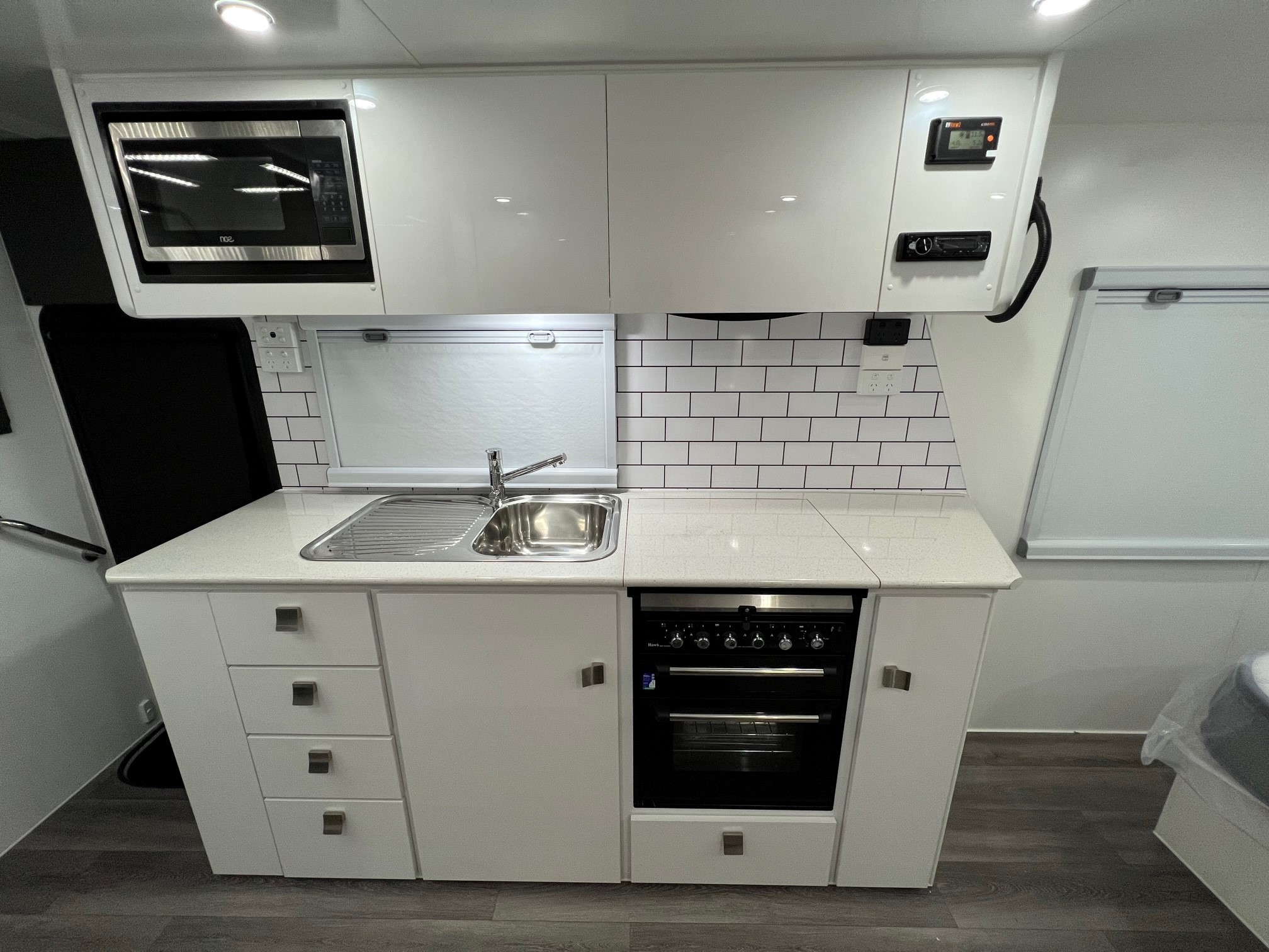 2023 Sunset Boulevard 21ft Semi Off-Road Caravan