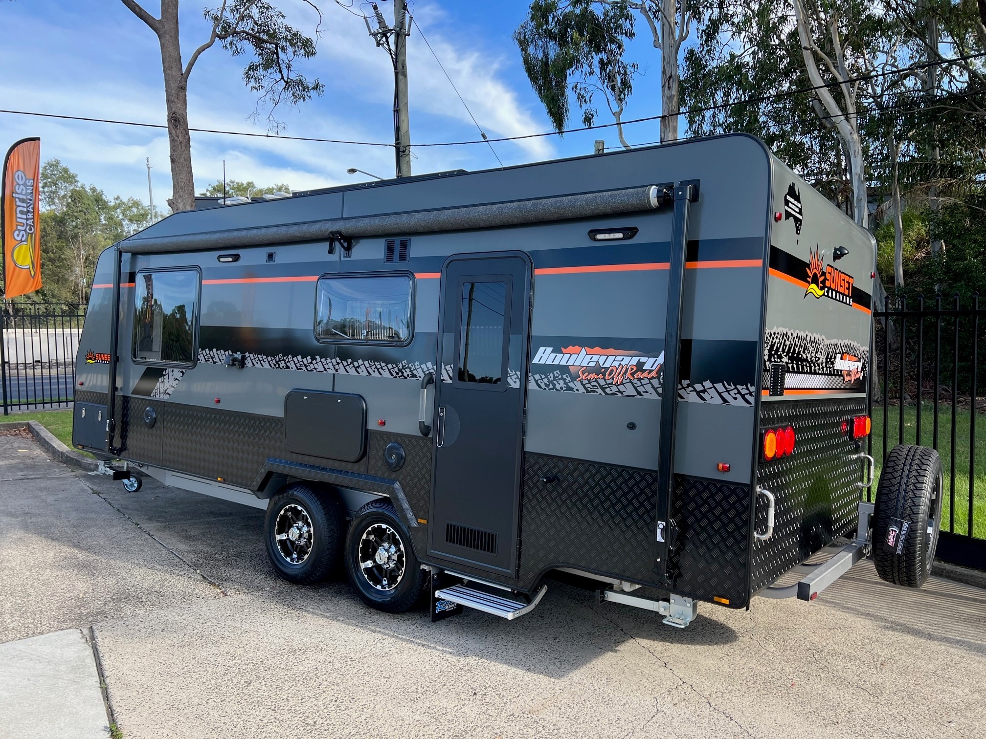 2023 Sunset Boulevard 21ft Semi Off-Road Caravan