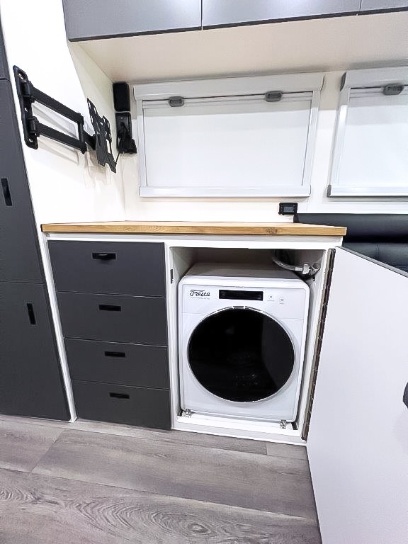 2025 Sunrise Wild Warrior Prestige Edition 22ft6 Off-Road Caravan With Aluminum Frame