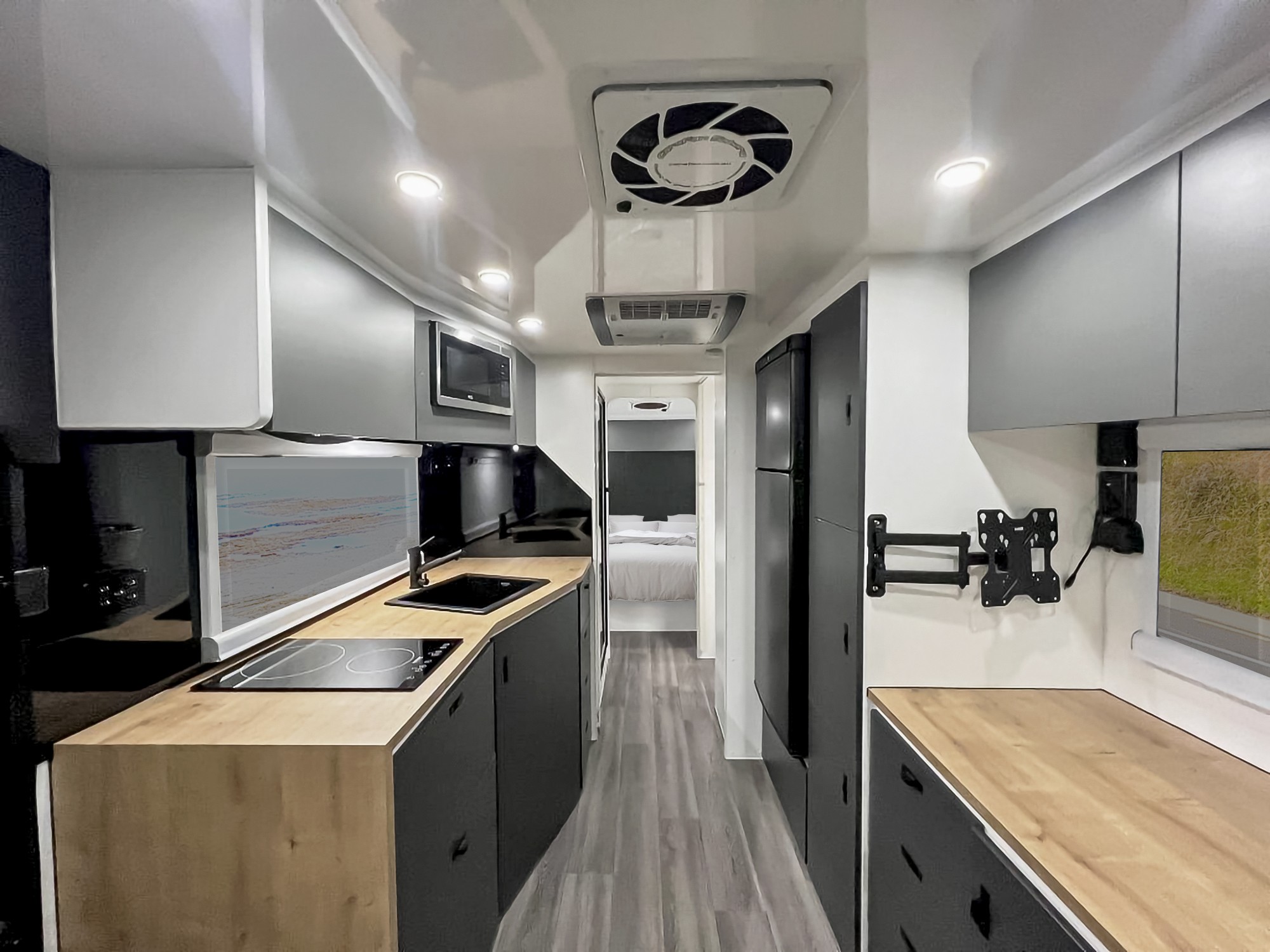 2025 Sunrise Wild Warrior Prestige Edition 22ft6 Off-Road Caravan With Aluminum Frame