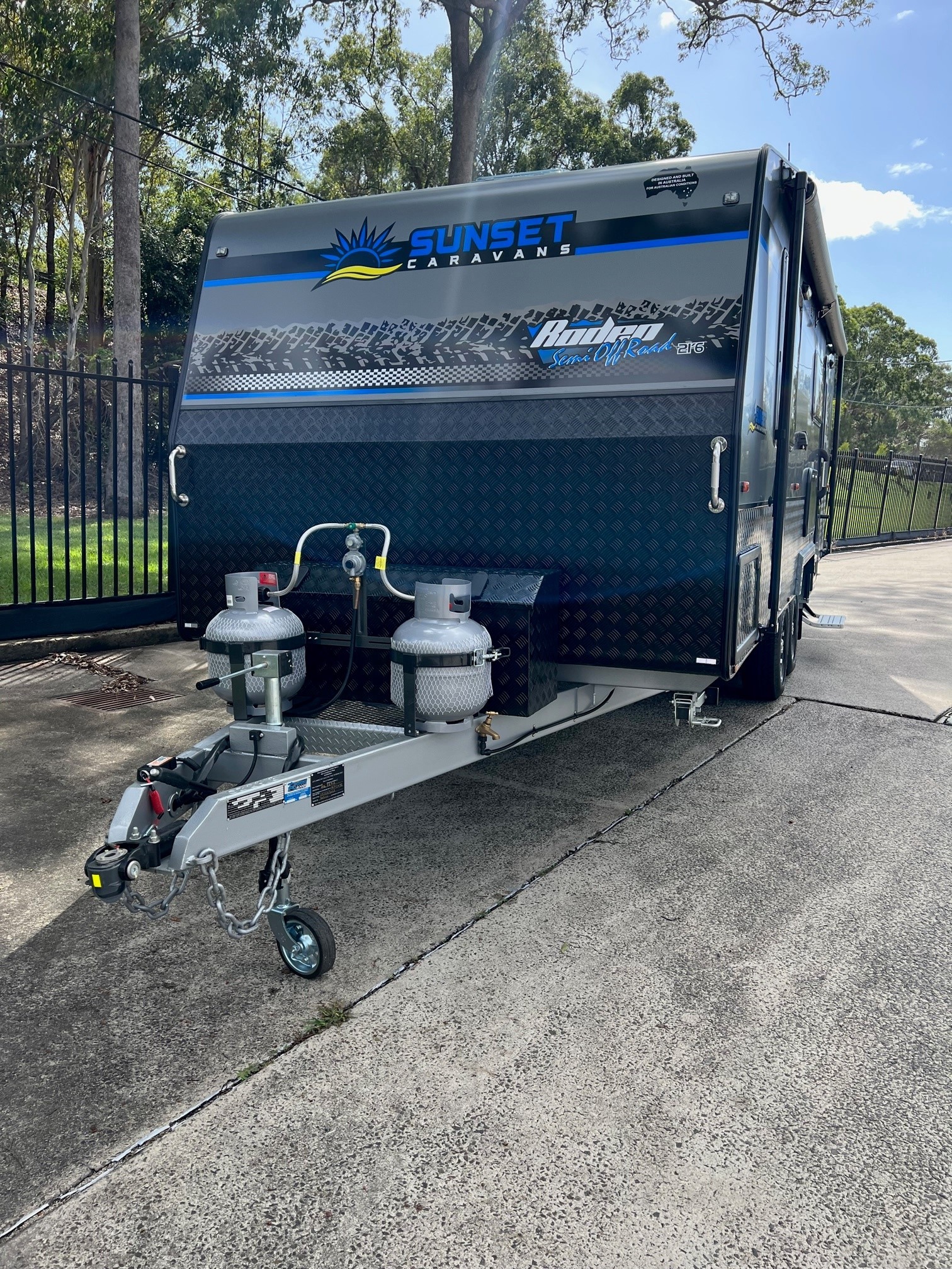 2023 Sunset Rodeo Semi Off-Road 21ft6 With Large Side Club Lounge