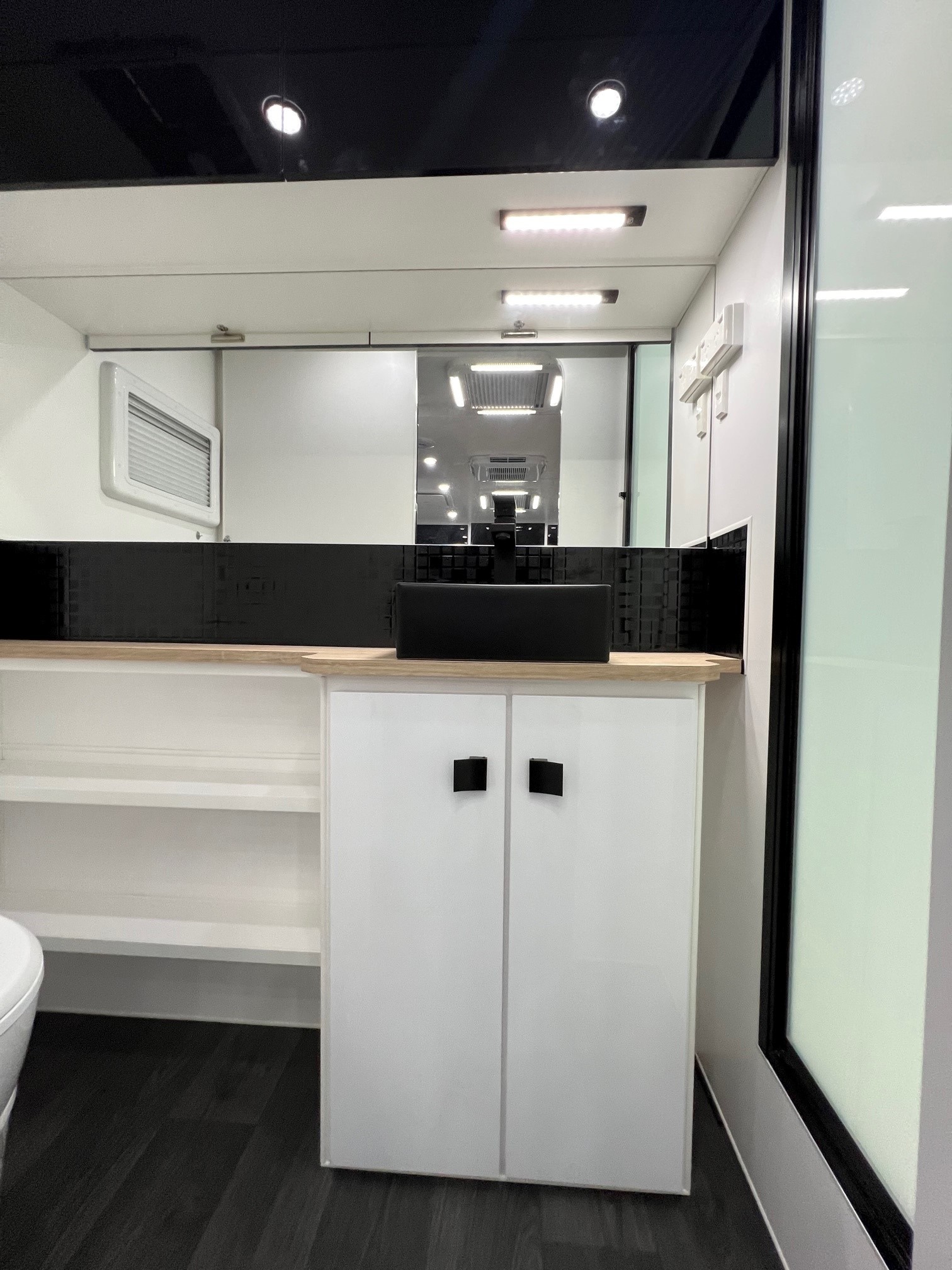 2024 Sunset Wildtrekker 16ft Off-Road Caravan With Single Beds