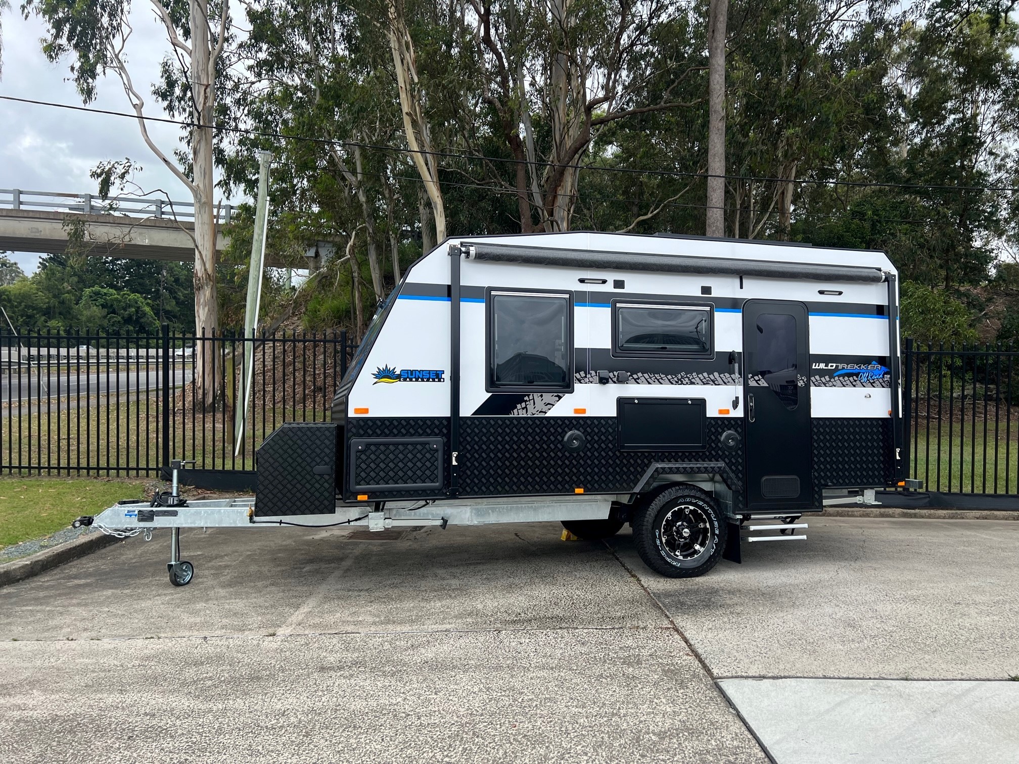 2024 Sunset Wildtrekker 16ft Off-Road Caravan With Single Beds