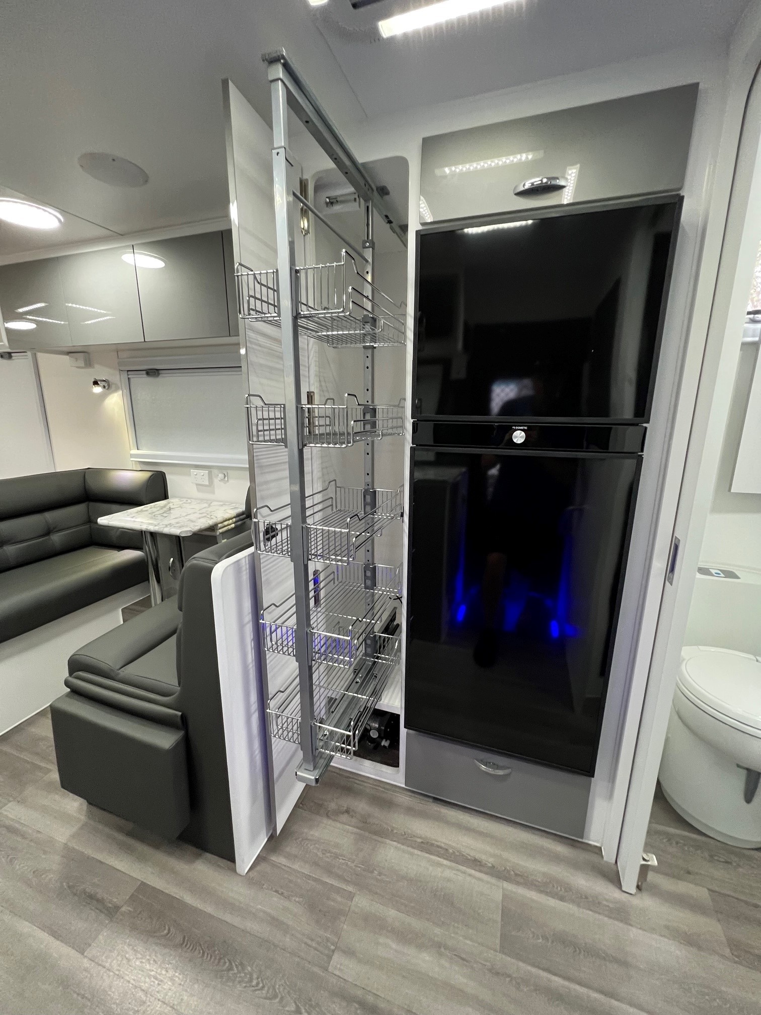 2022 Blue Sky Quartz Semi Off-road Rear Caravan With ALKO Enduro Suspension