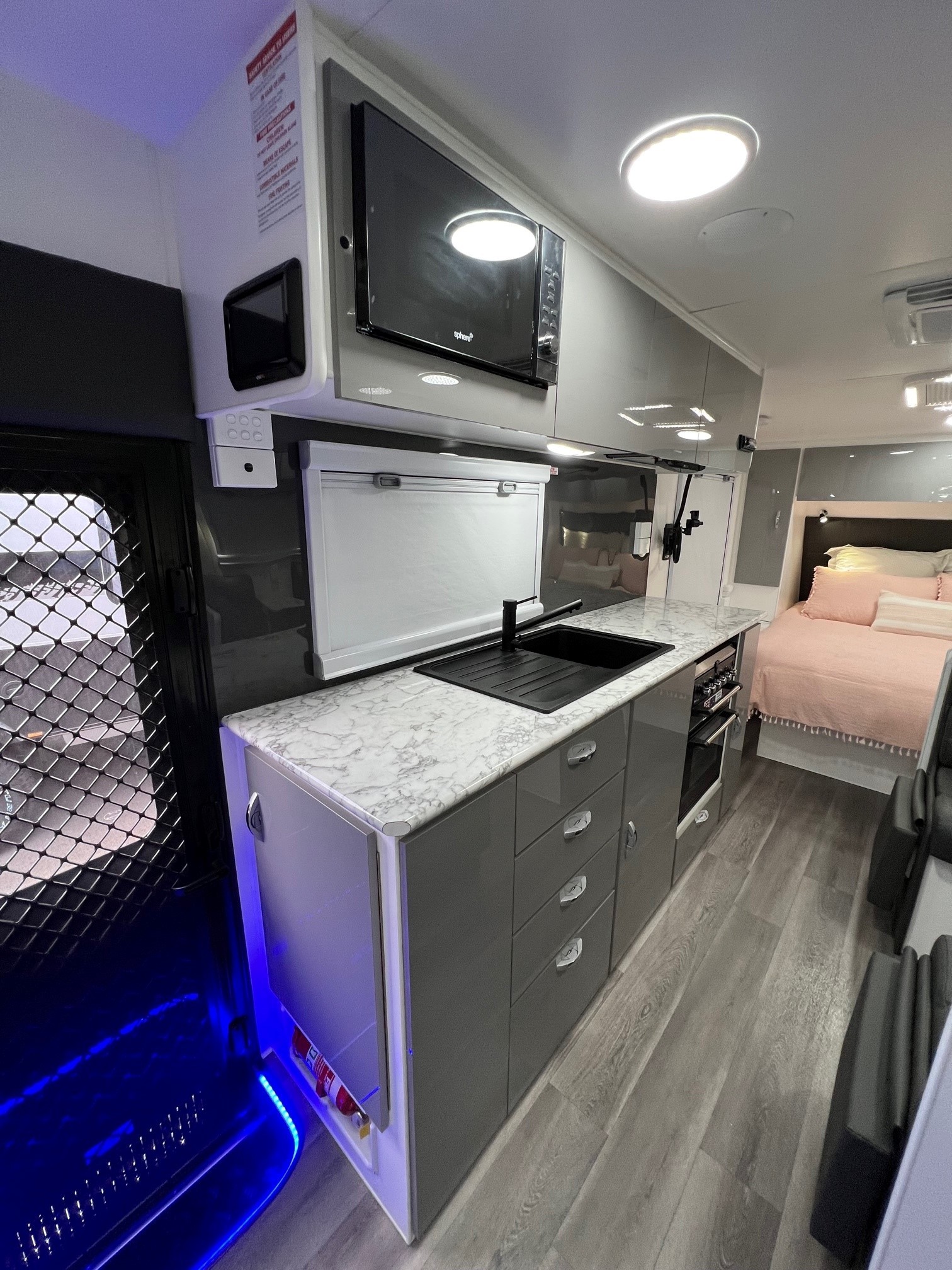 2022 Blue Sky Quartz Semi Off-road Rear Caravan With ALKO Enduro Suspension