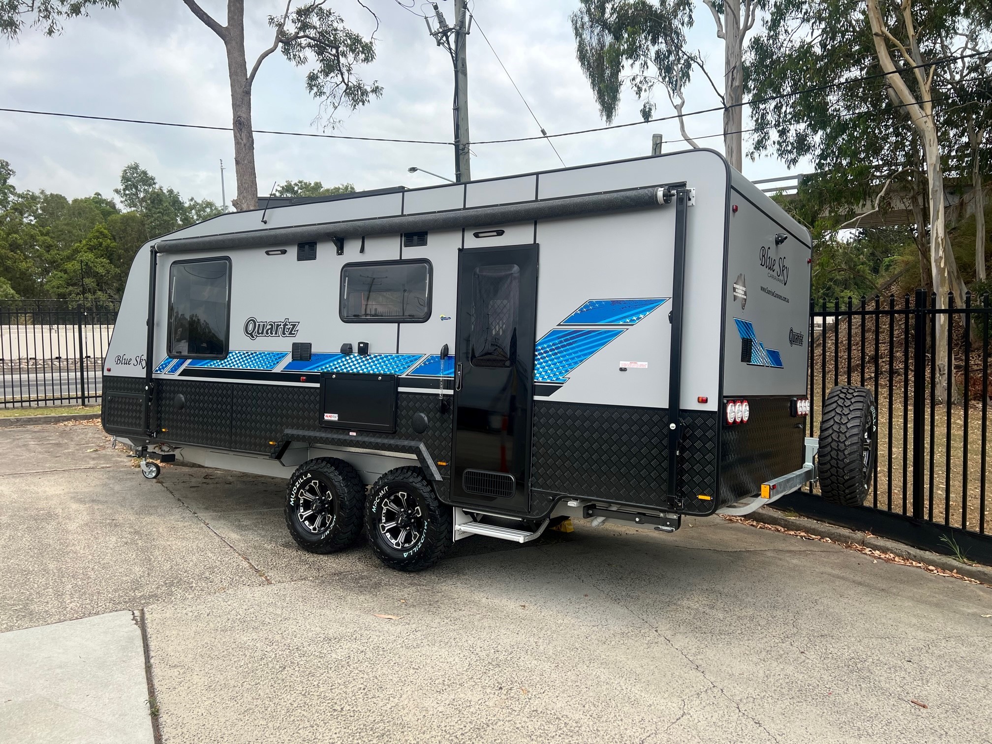 2022 Blue Sky Quartz Semi Off-road Rear Caravan With ALKO Enduro Suspension
