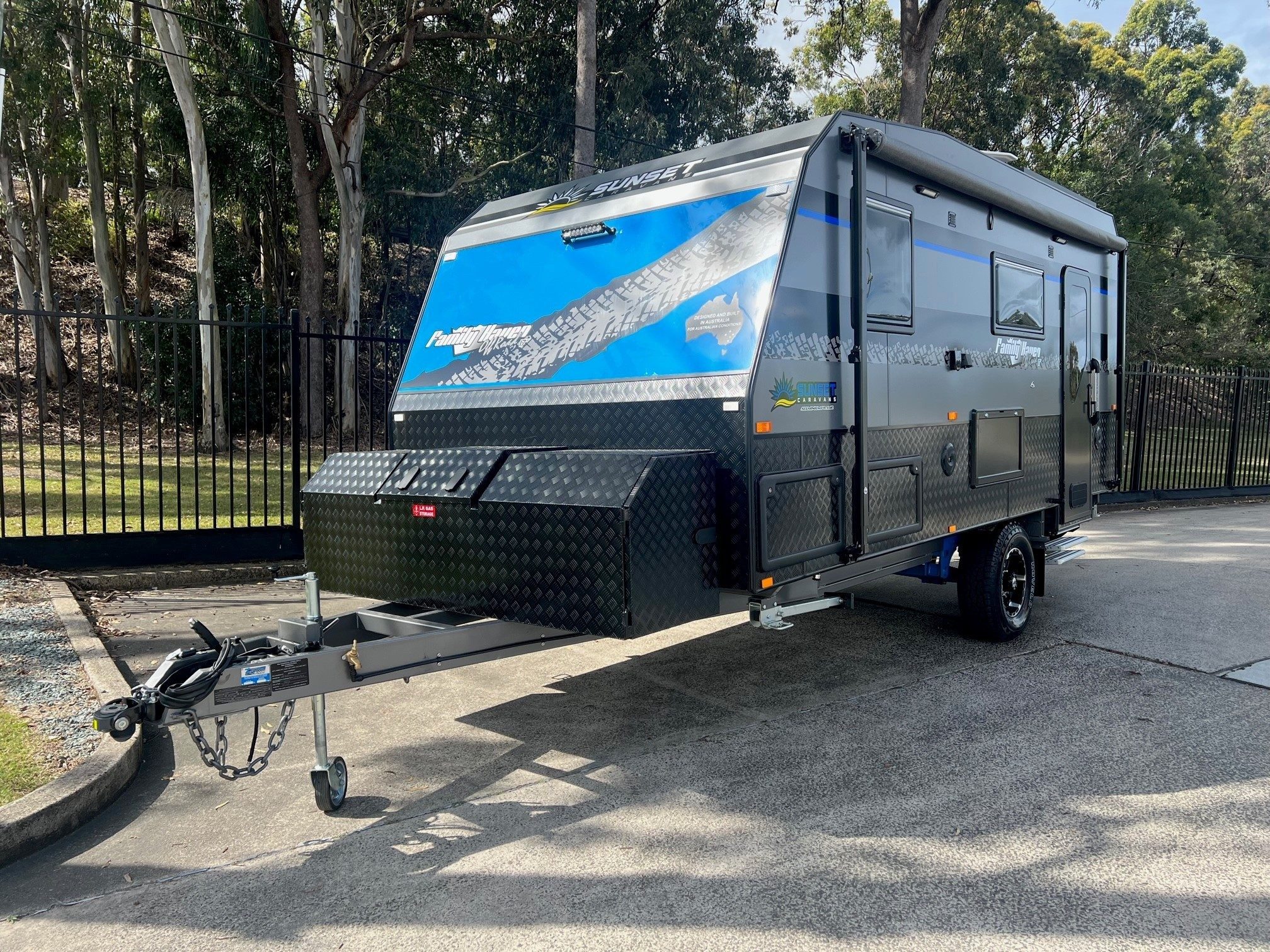 2023 Sunset Family Haven Aluminum Frame 17ft Off-road Triple Bunk caravan