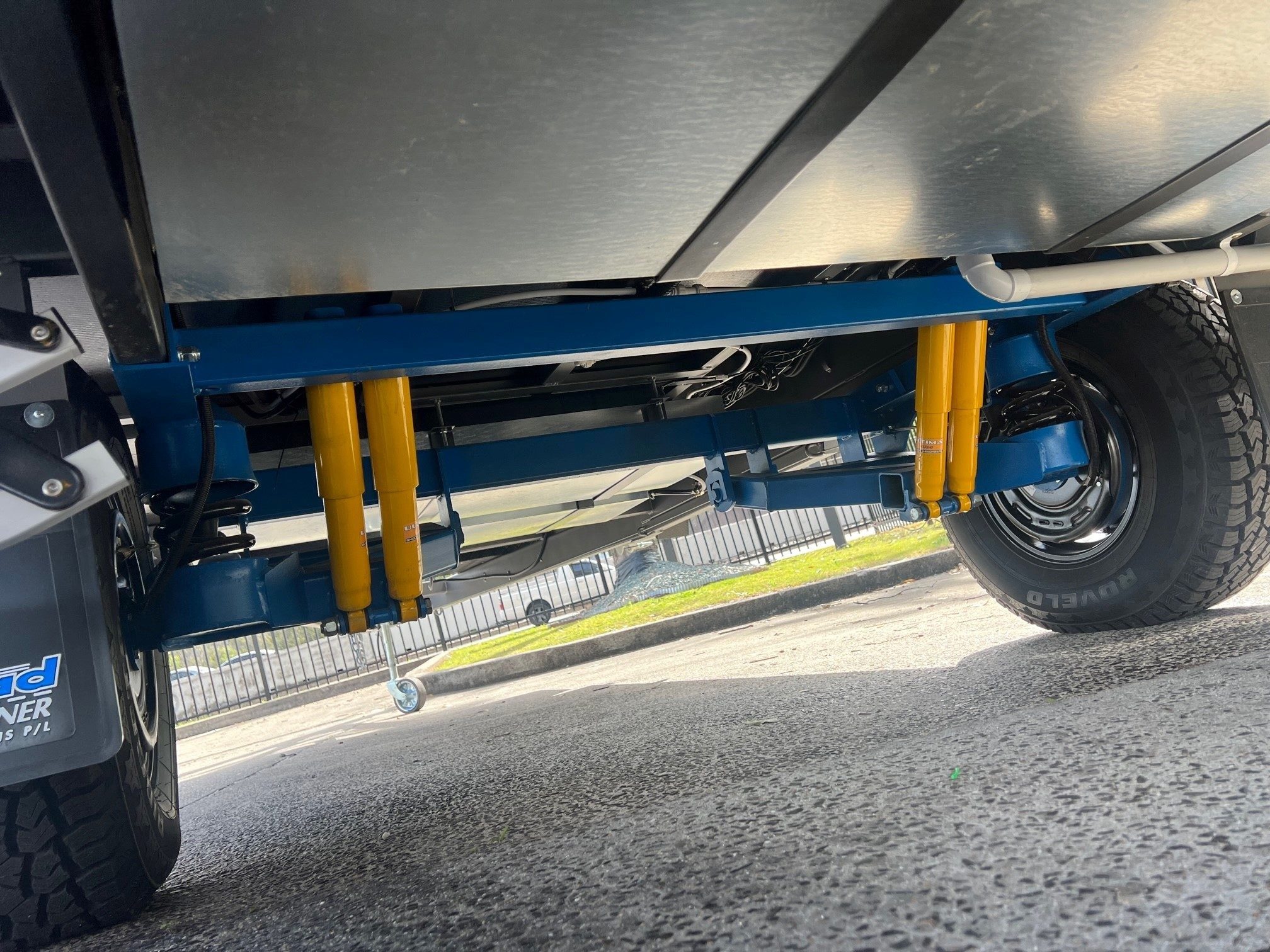 2024 Sunset Family Haven Aluminum Frame 17ft Off-road Triple Bunk caravan