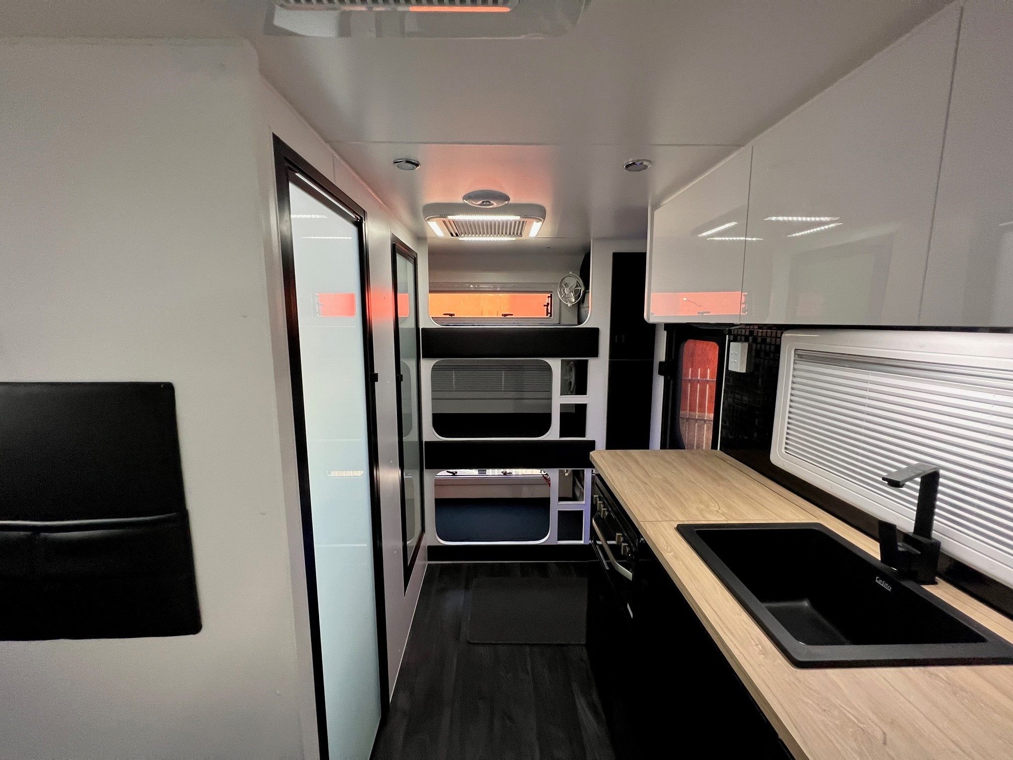 2024 Sunset Family Haven Aluminum Frame 17ft Off-road Triple Bunk caravan