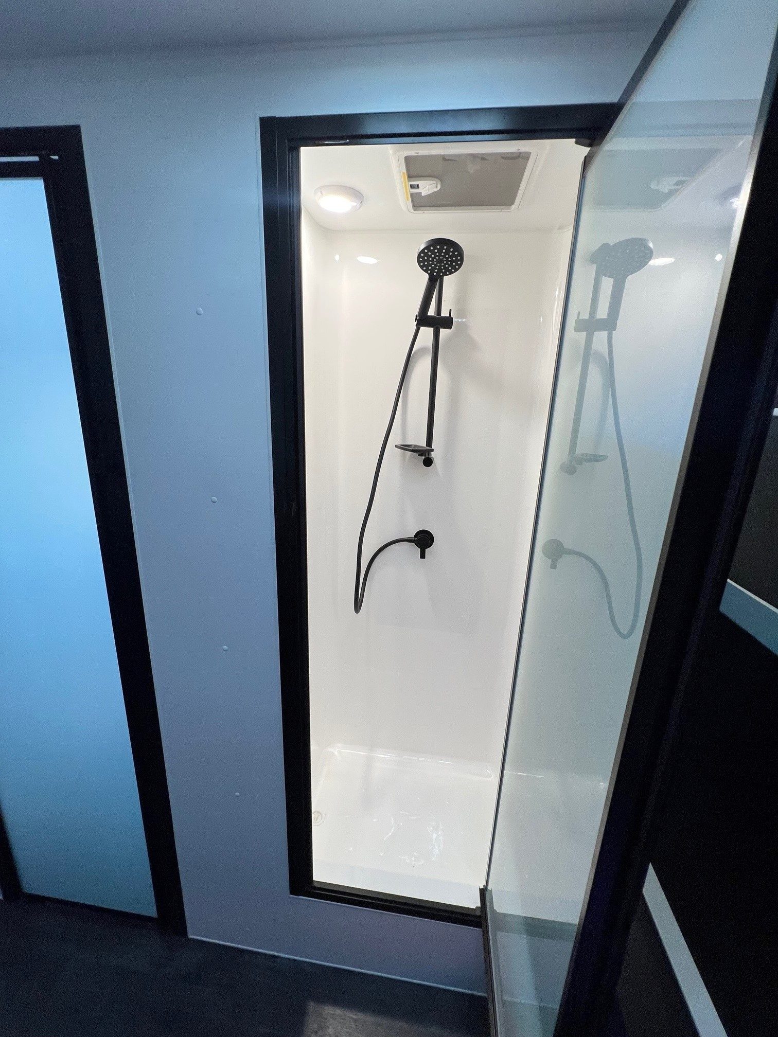 2024 Sunset Family Haven Aluminum Frame 17ft Off-road Triple Bunk caravan