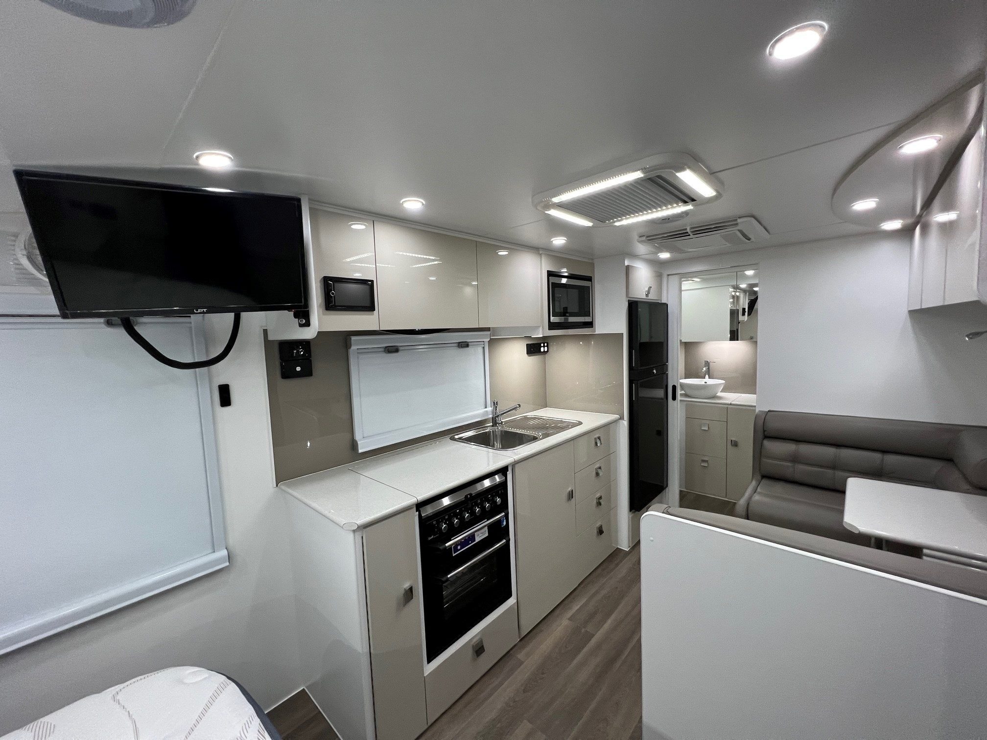 2025 19ft6 Aluminium Framed Sunrise Wild Warrior Off-Road Caravan