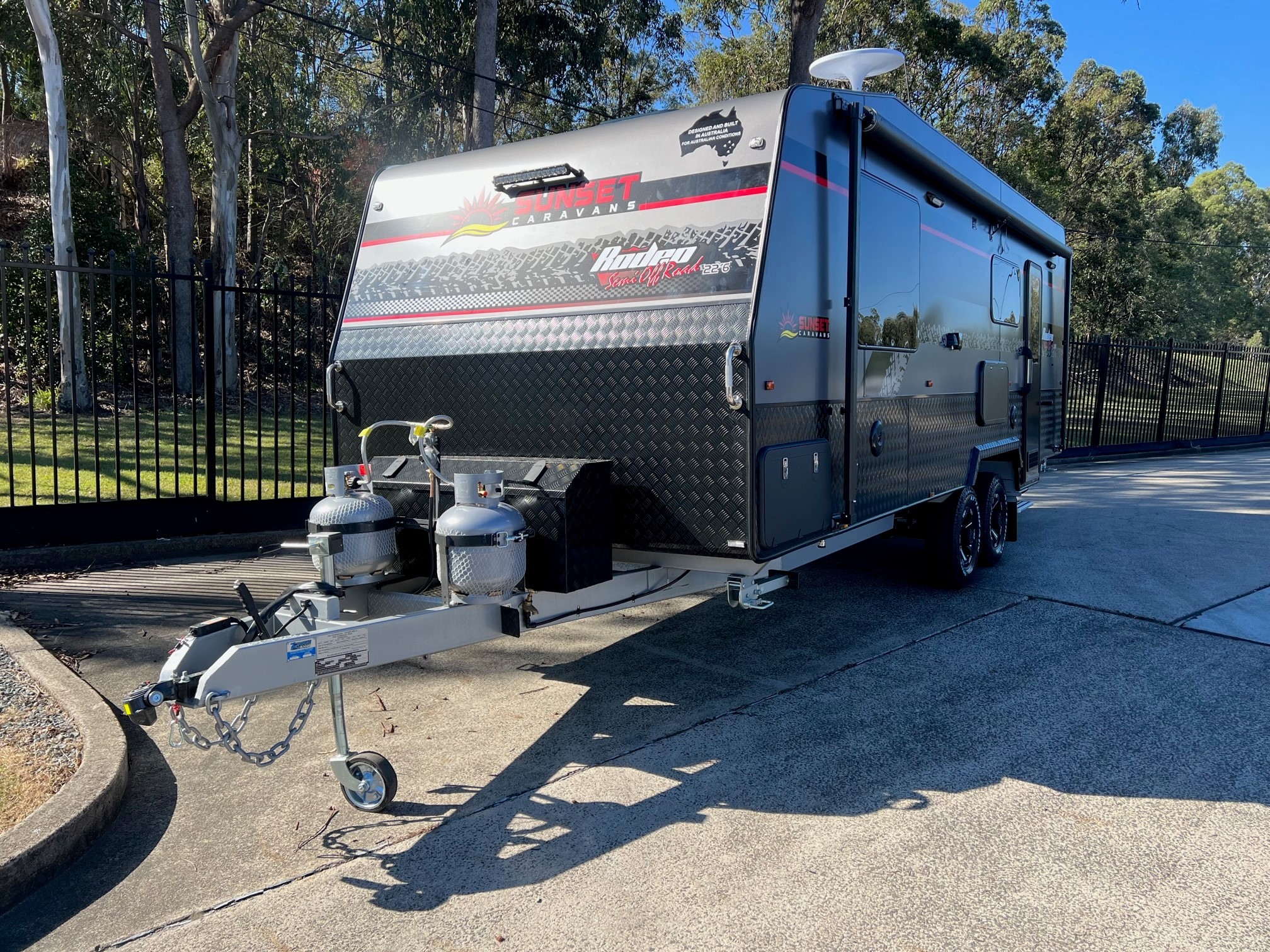 2023 Sunset Rodeo Semi Off-Road 21ft6 With Large Side Club Lounge