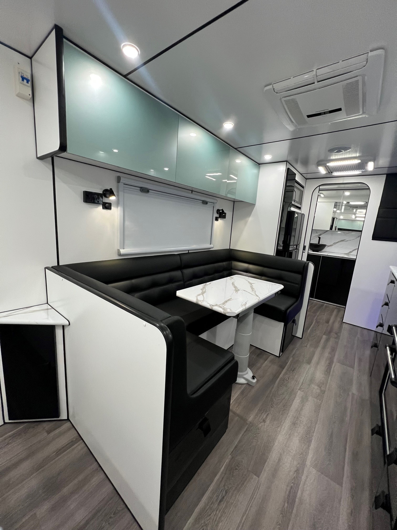 2023 Sunset Rodeo Semi Off-Road 21ft6 With Large Side Club Lounge