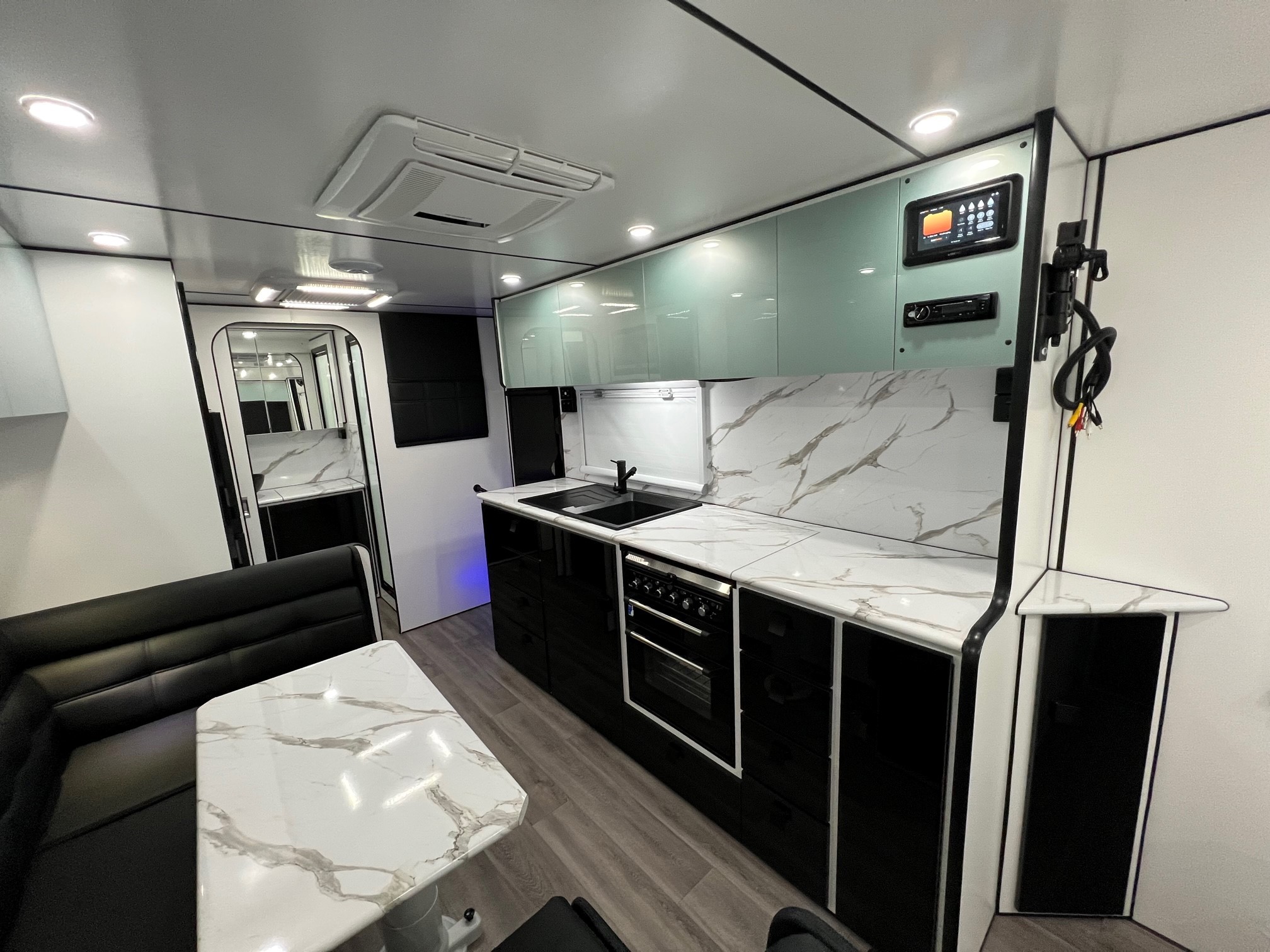 2023 Sunset Rodeo Semi Off-Road 21ft6 With Large Side Club Lounge