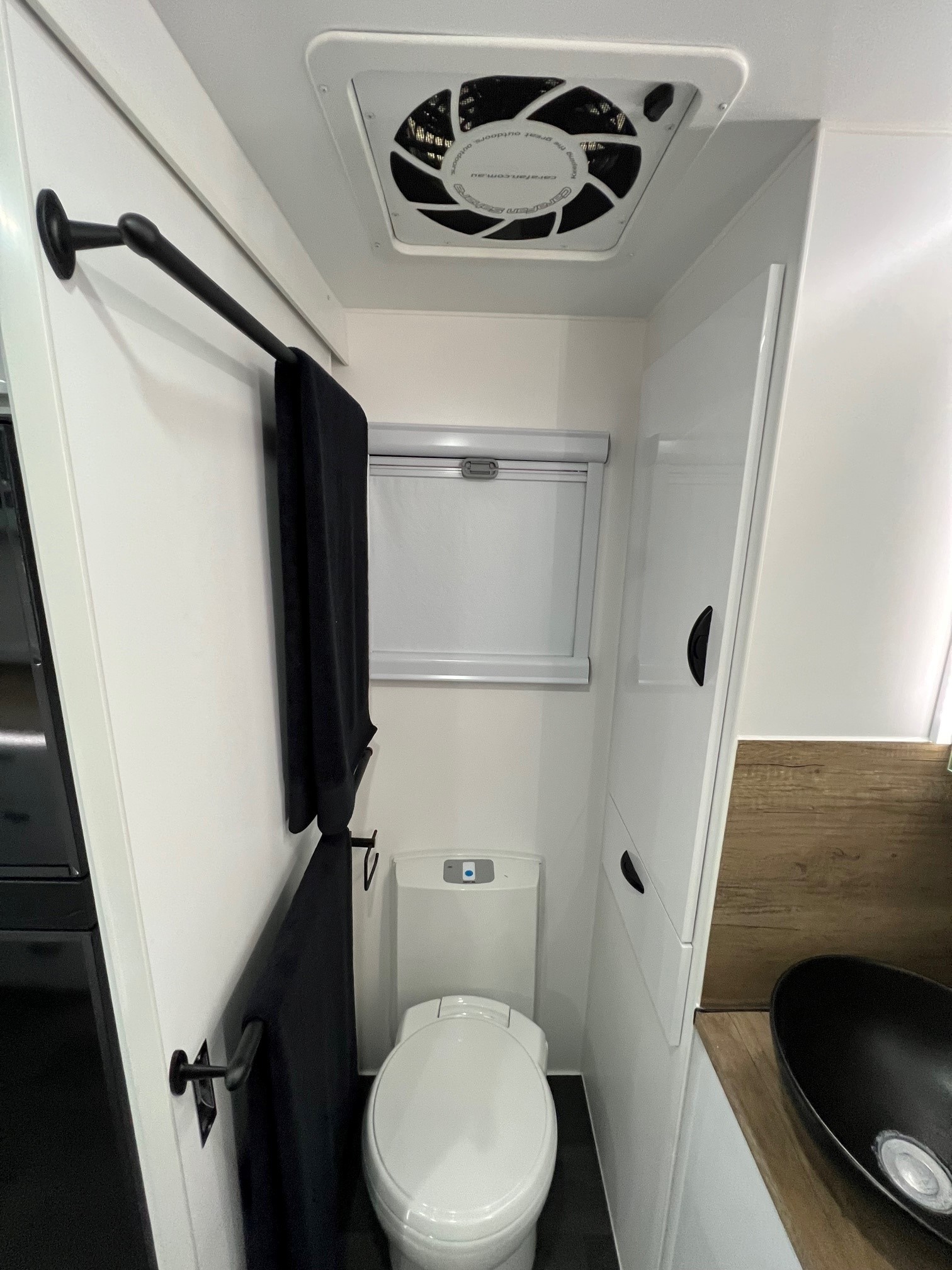 2025 21ft Offgrid Sunrise Wild Warrior Off-Road Aluminum Framed Caravan With 5000w Inverter!