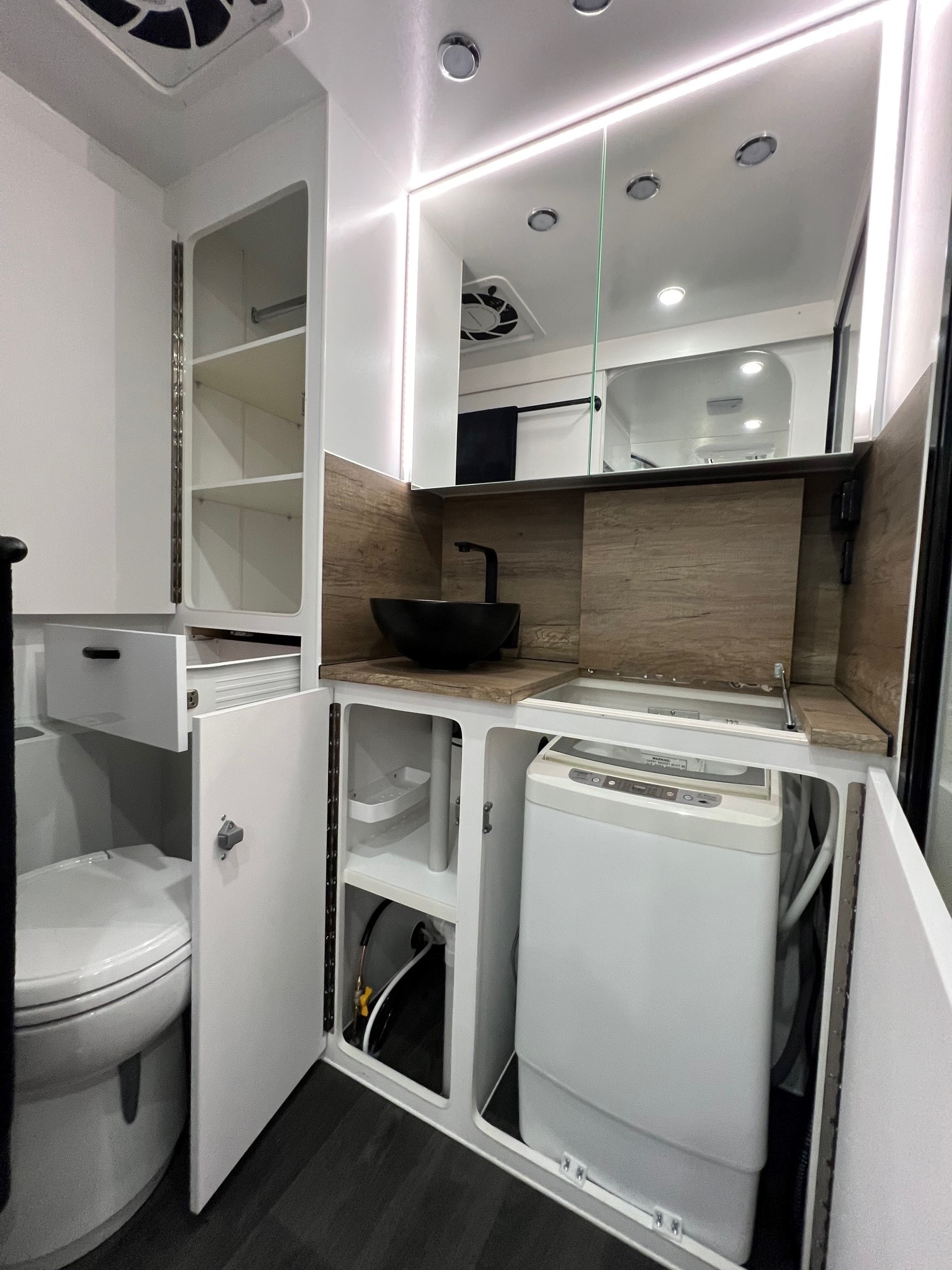 2023 21ft Offgrid Sunrise Wild Warrior Off-Road Aluminum Framed Caravan With 6000w Inverter!