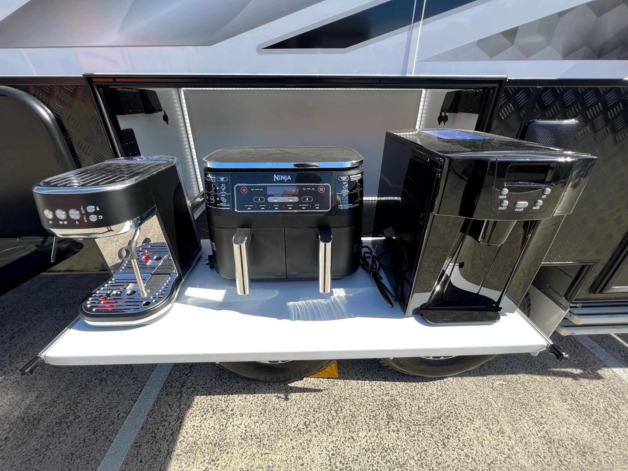 2023 21ft Offgrid Sunrise Wild Warrior Off-Road Aluminum Framed Caravan With 6000w Inverter!