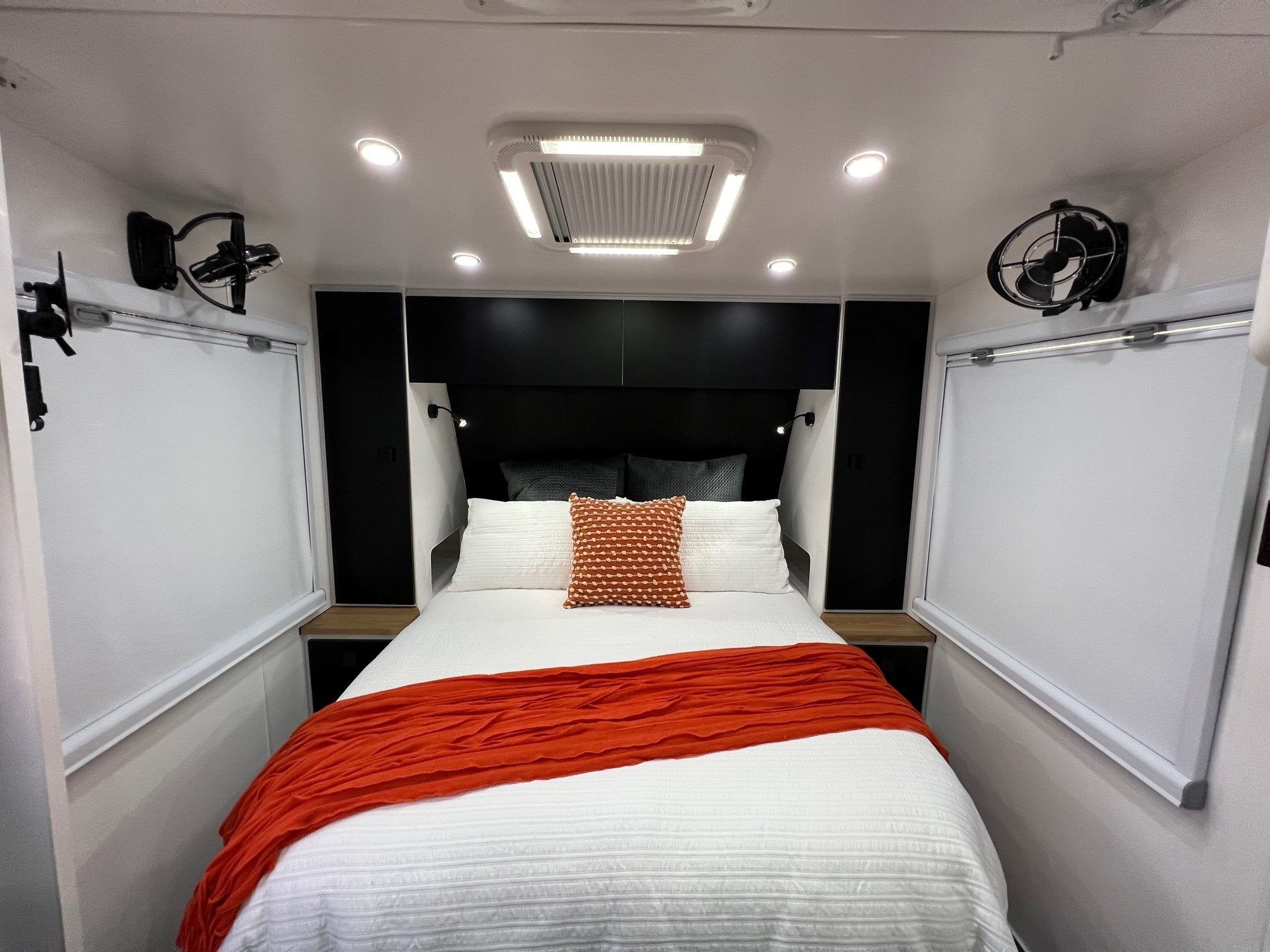 2022 Sunset Family Haven 18ft6 Off-Road Double Bunk With 400 Amp lithium Batteries & 2600W Inverter