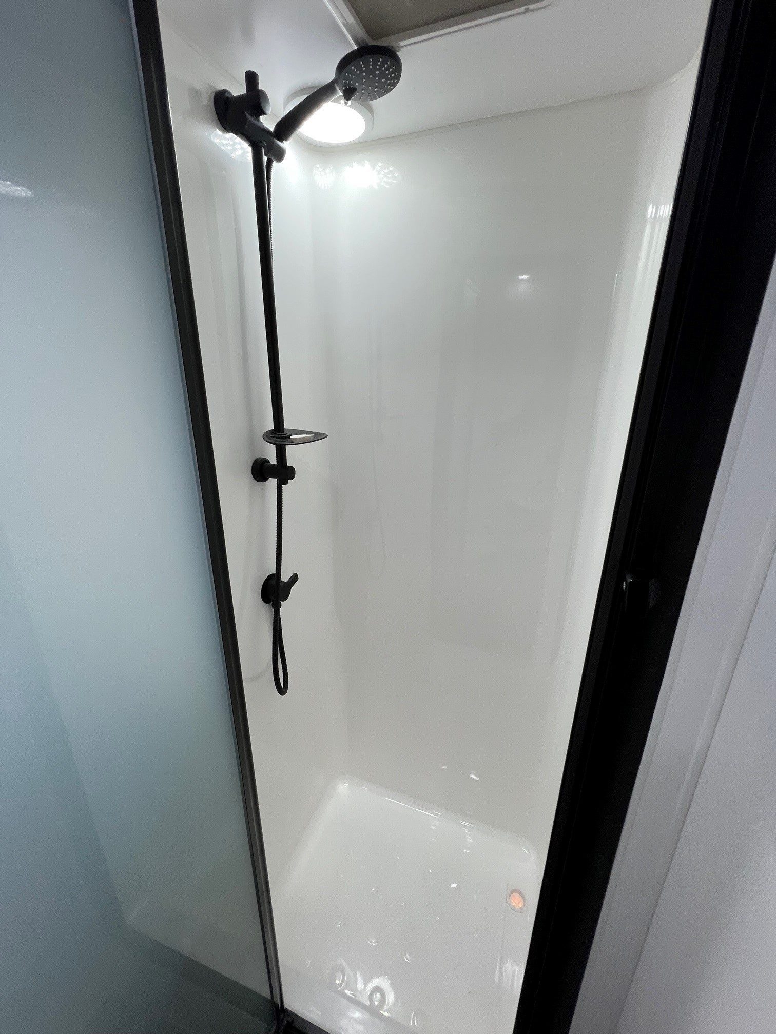 2022 Sunset Family Haven 18ft6 Off-Road Double Bunk With 400 Amp lithium Batteries & 2600W Inverter