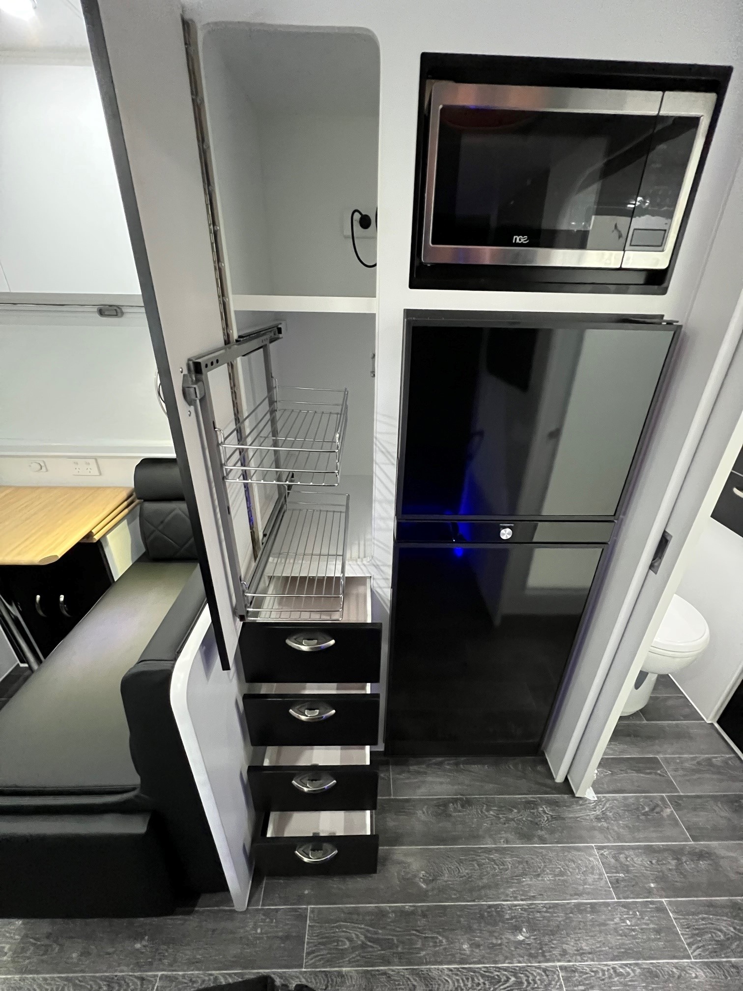 2024 New Design Expedition XL Aluminium Frame Offroad 21ft Caravan