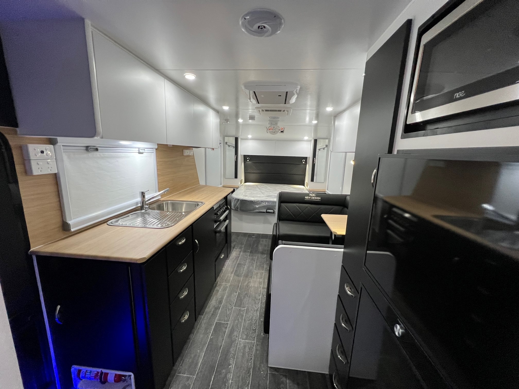 2024 New Design Expedition XL Aluminium Frame Offroad 21ft Caravan
