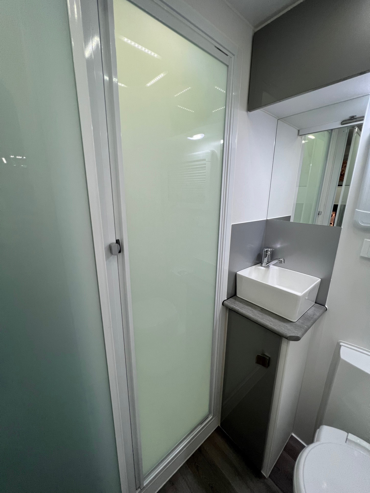 2024 New Design Family Trekker Triple Bunk offroad van