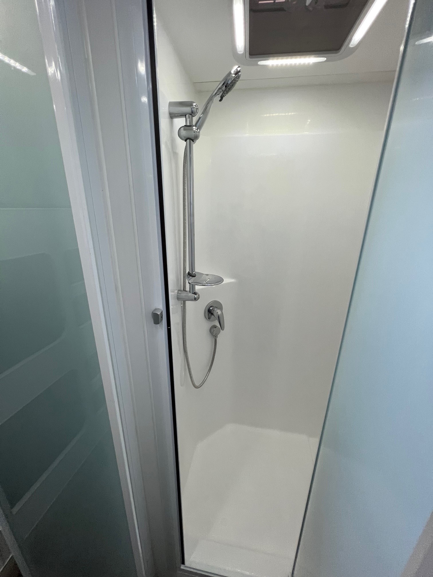 2024 New Design Family Trekker Triple Bunk offroad van