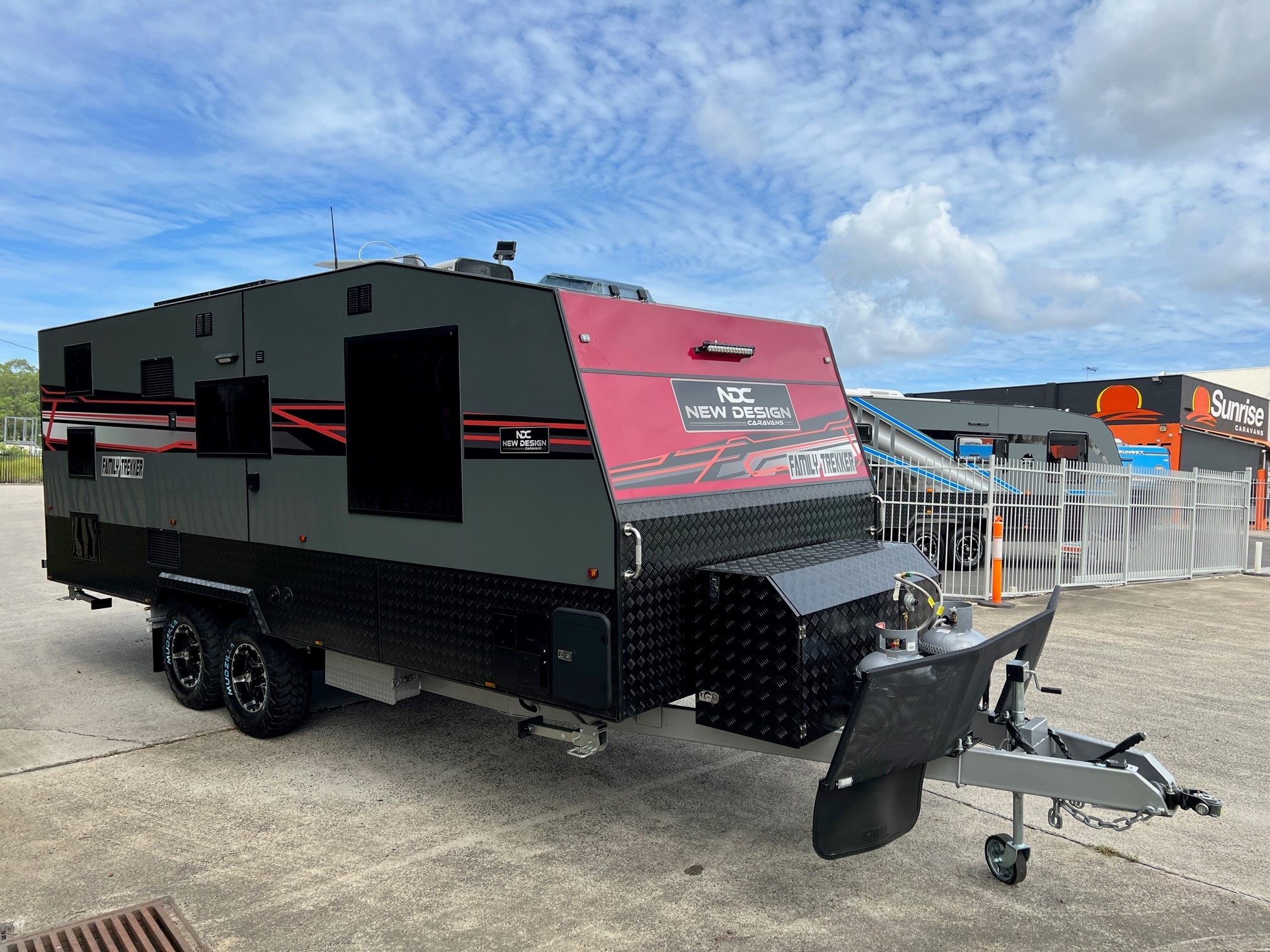 2024 New Design Family Trekker Triple Bunk offroad van