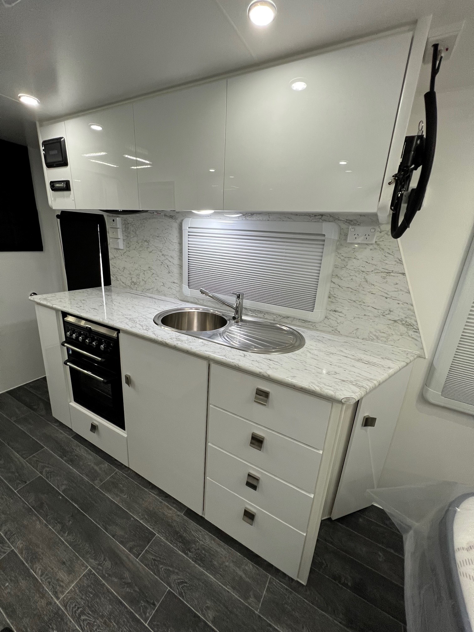 2023 New Design Expedition XL 19ft8 Offroad Caravan