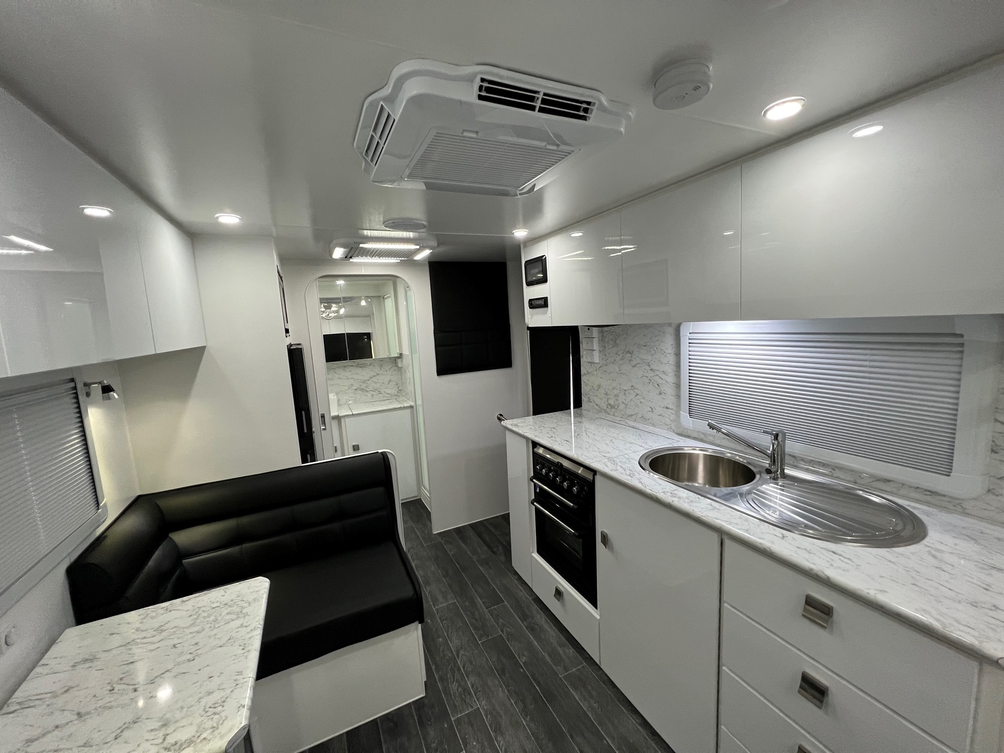 2023 New Design Expedition XL 19ft8 Offroad Caravan