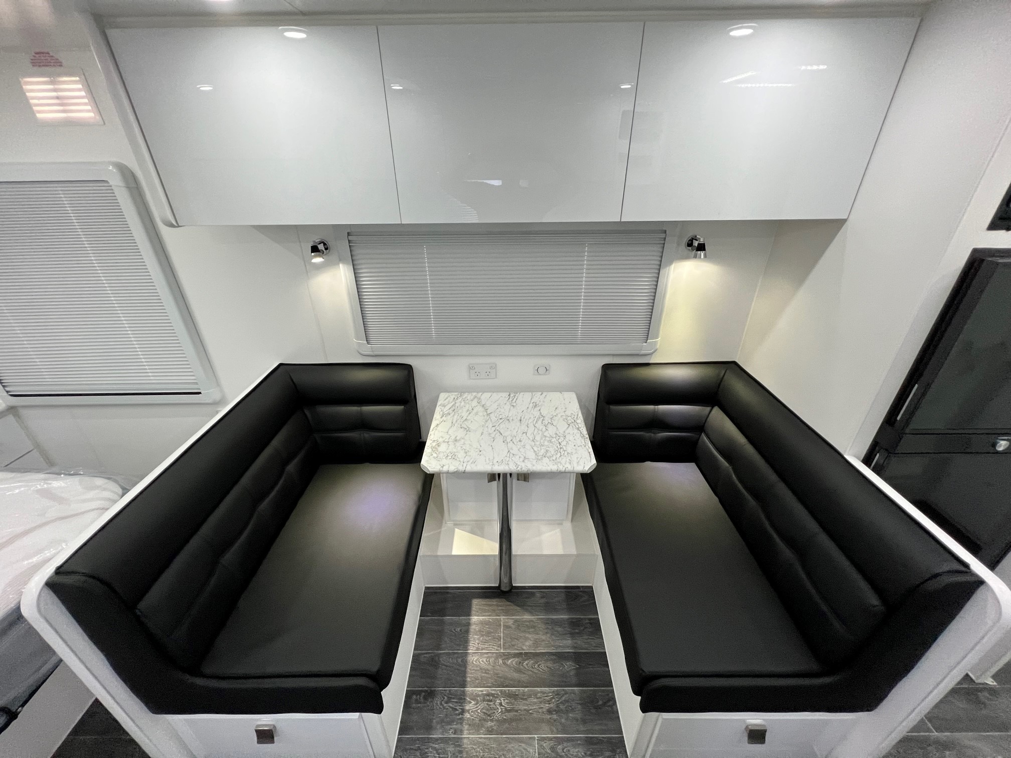 2023 New Design Expedition XL 19ft8 Offroad Caravan