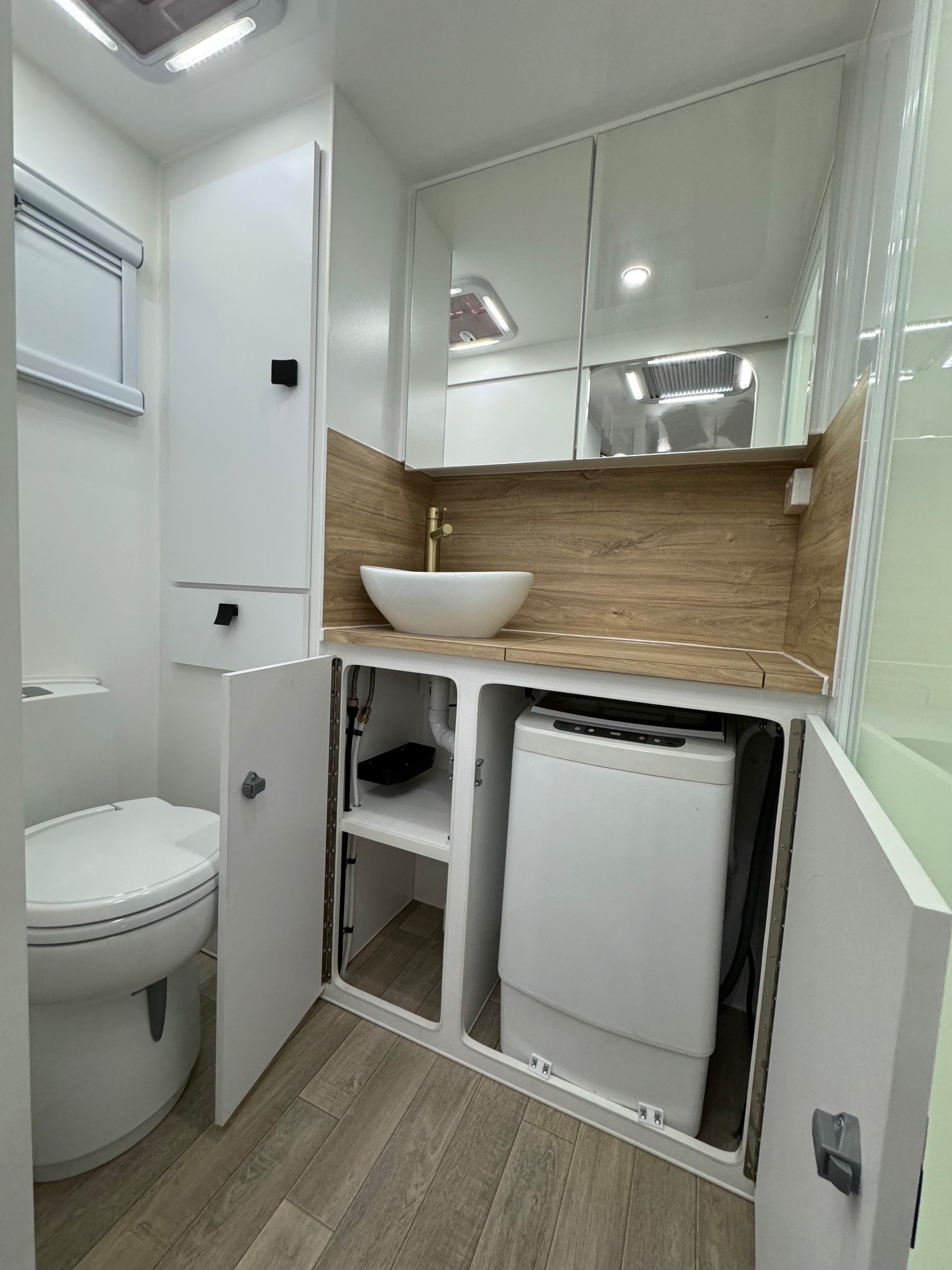 2024 Sunrise St Tropez 21ft Semi Offroad  Rear Door Built With Aluminium