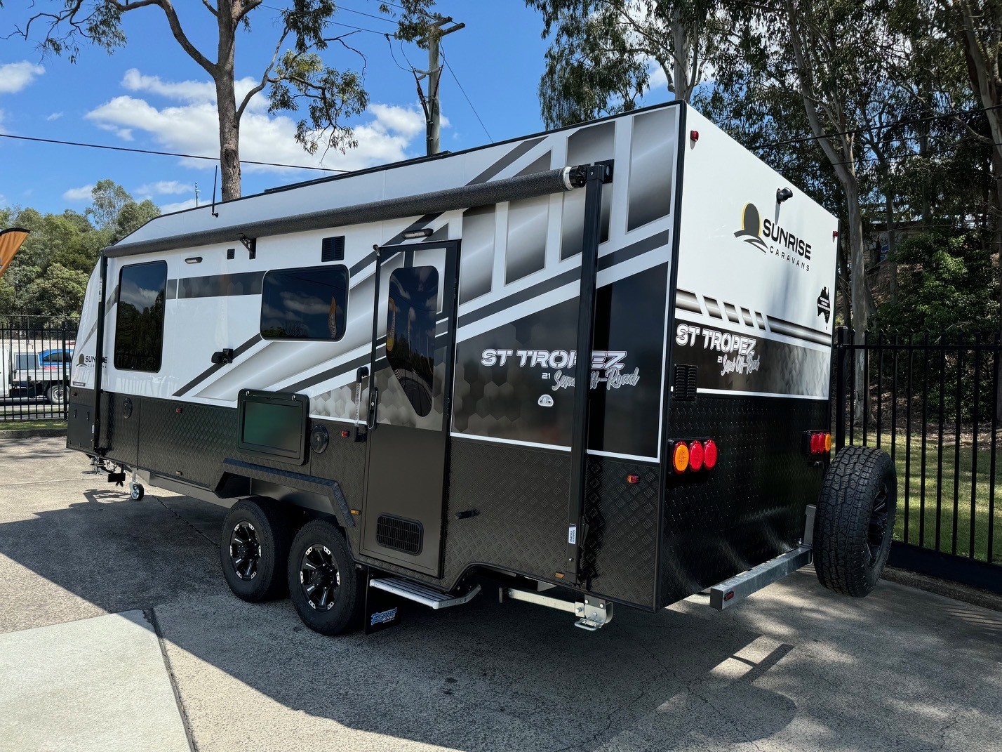 2024 Sunrise St Tropez 21ft Semi Offroad  Rear Door Built With Aluminium