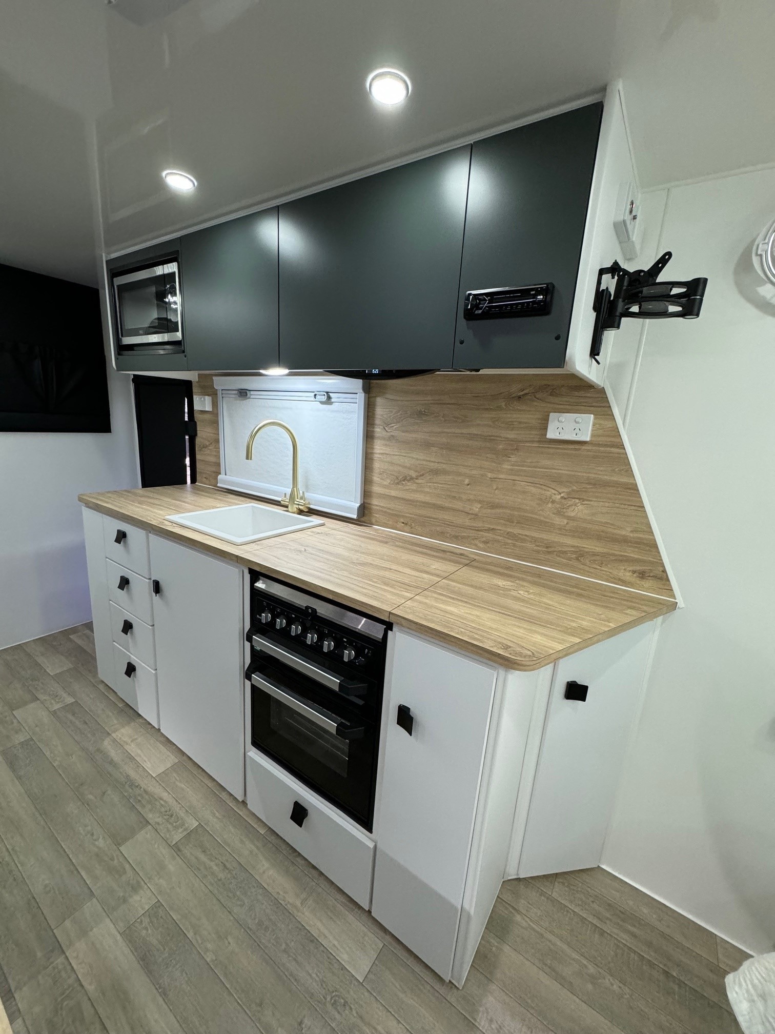 2024 Sunrise St Tropez 21ft Semi Offroad  Rear Door Built With Aluminium