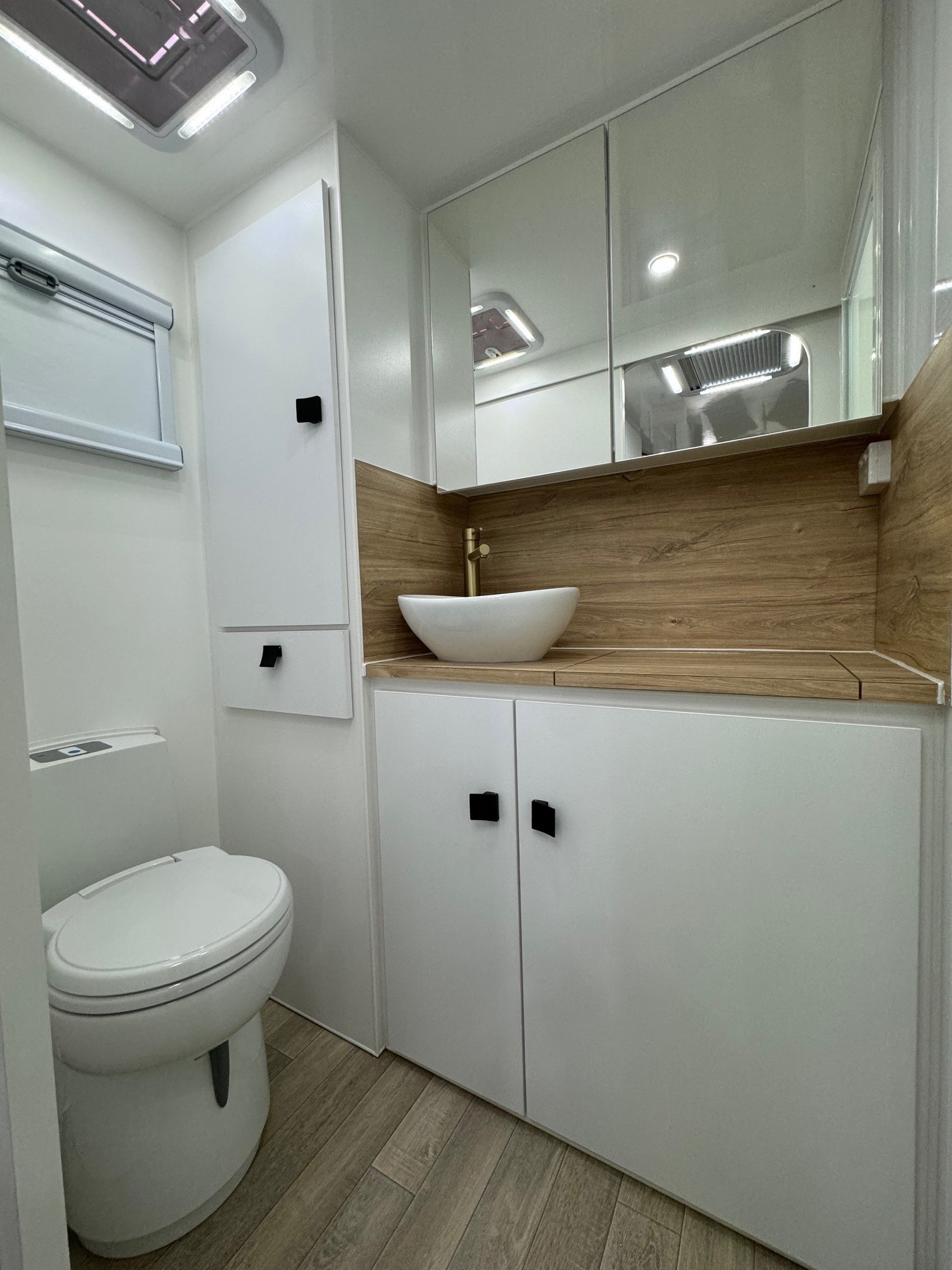 2024 Sunrise St Tropez 21ft Semi Offroad  Rear Door Built With Aluminium