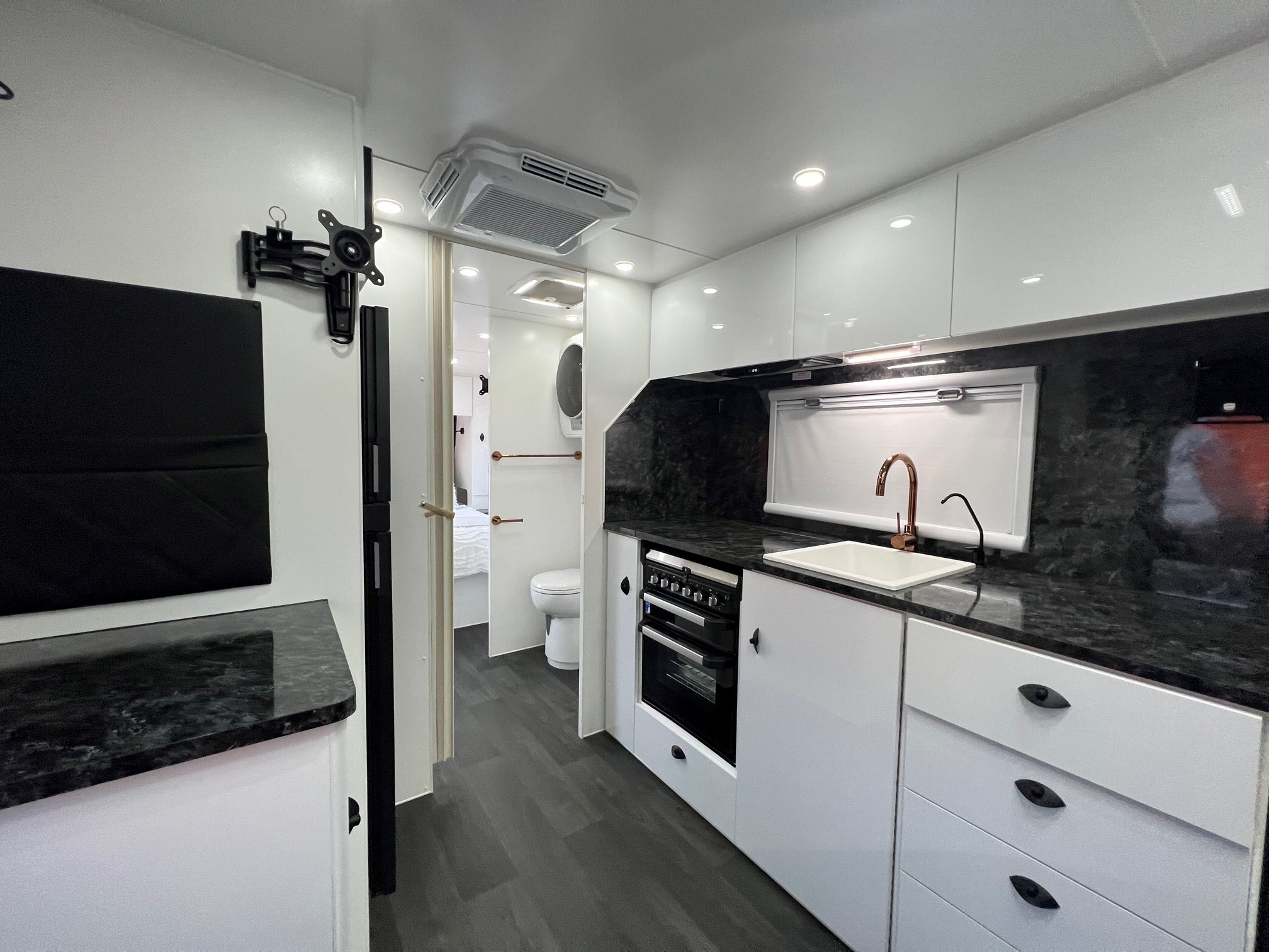 2024 Auswide 20ft6 Offroad New Model Rear Club Lounge With Truss Chassis