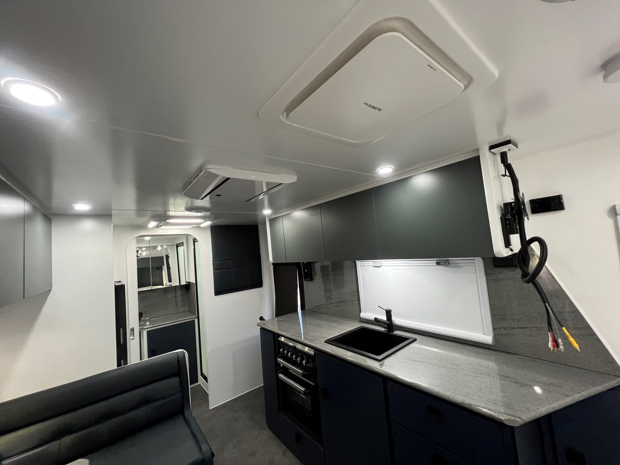 2024 New Design Expedition XL Aluminum Frame 19ft8 Offroad Caravan With TIG Welded Roof