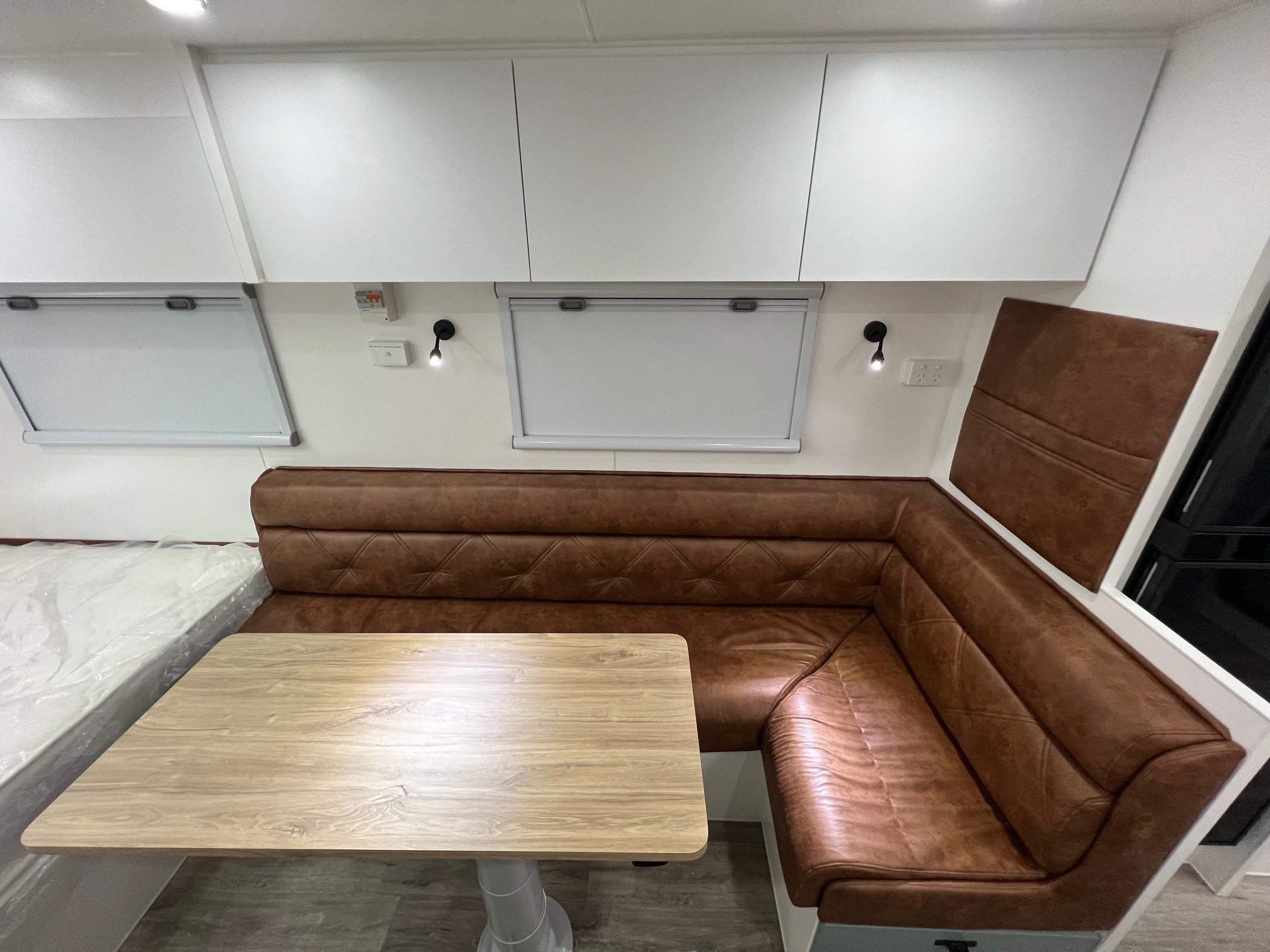 2024 Auswide 22ft Offroad Double Bunk Caravan With Truss Chassis