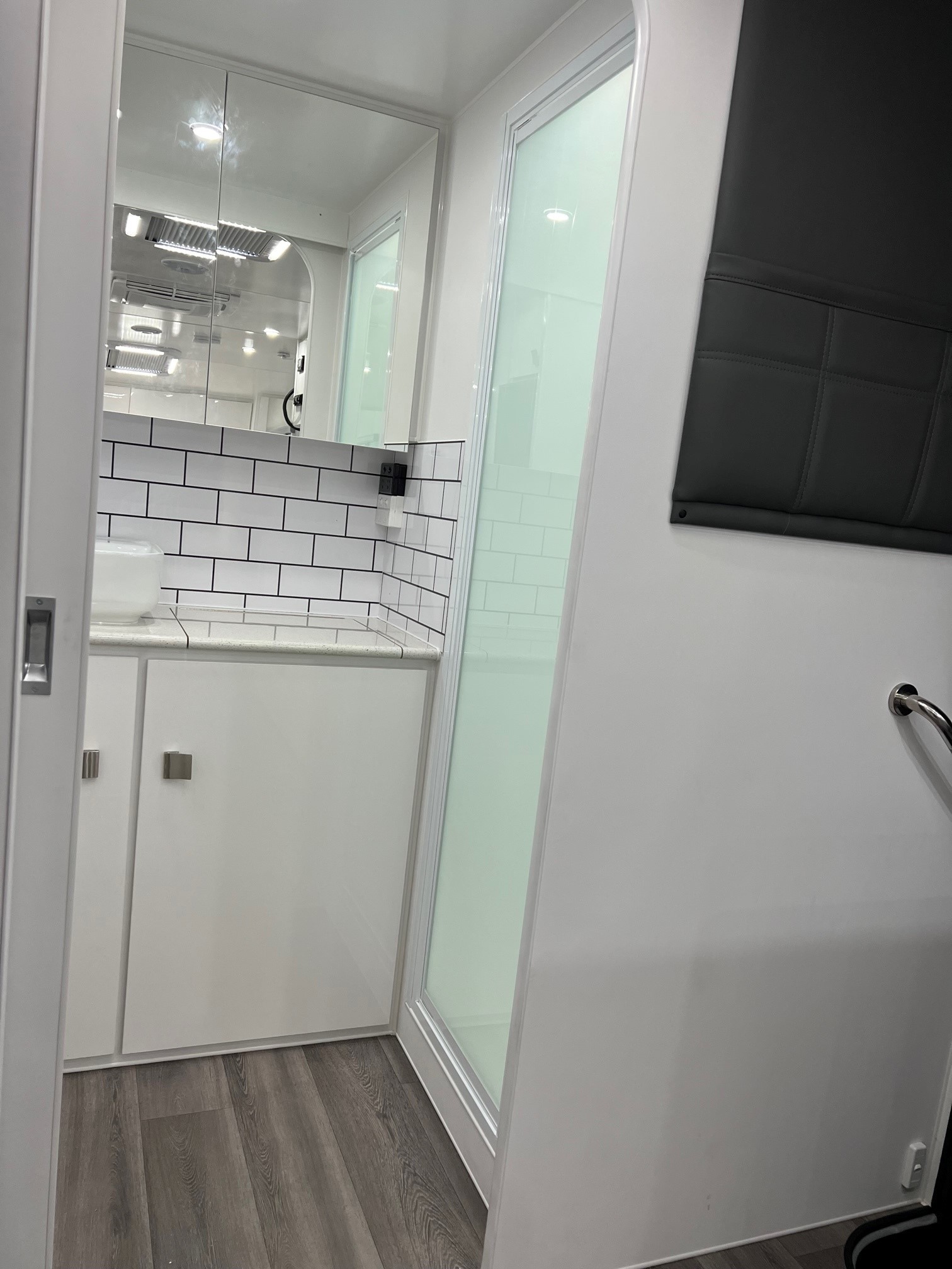 2023 New Design Westbourne 21ft Semi Off-Road Caravan